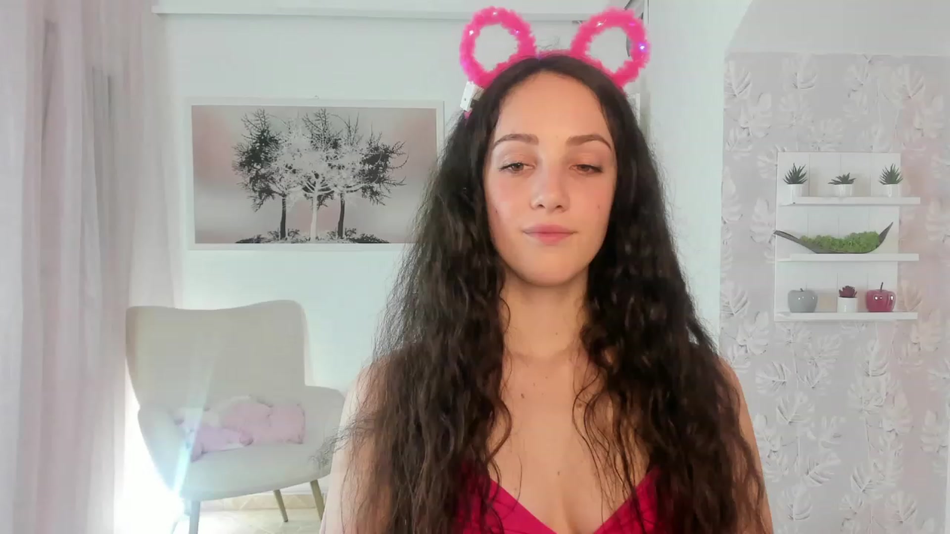 Gallery image thumbnail from Sophie_Rain18's myfreecams stream on, 03/21/2023, 15:41 image 17 of 20