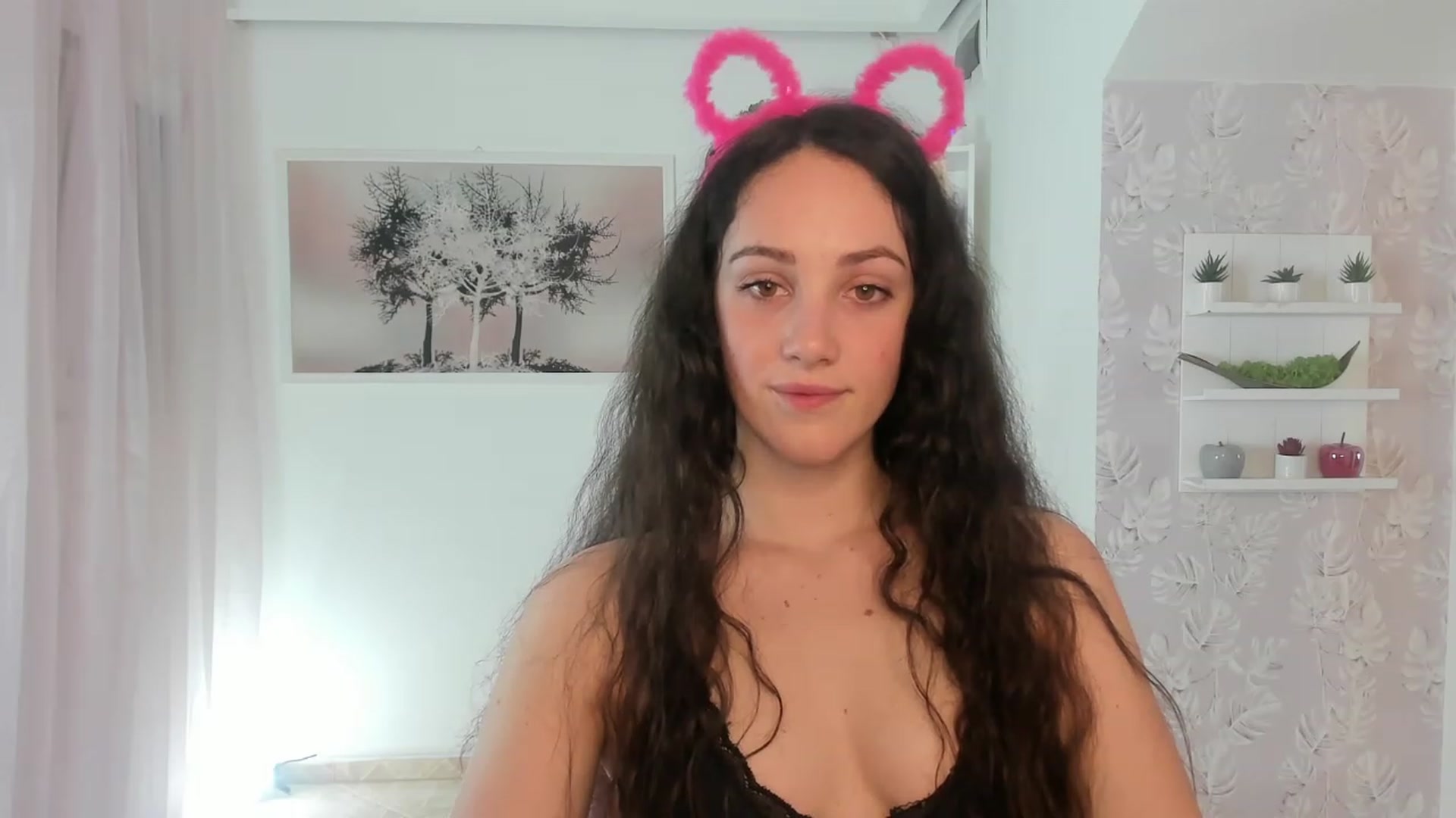 Gallery image thumbnail from Sophie_Rain18's myfreecams stream on, 03/21/2023, 18:09 image 20 of 20