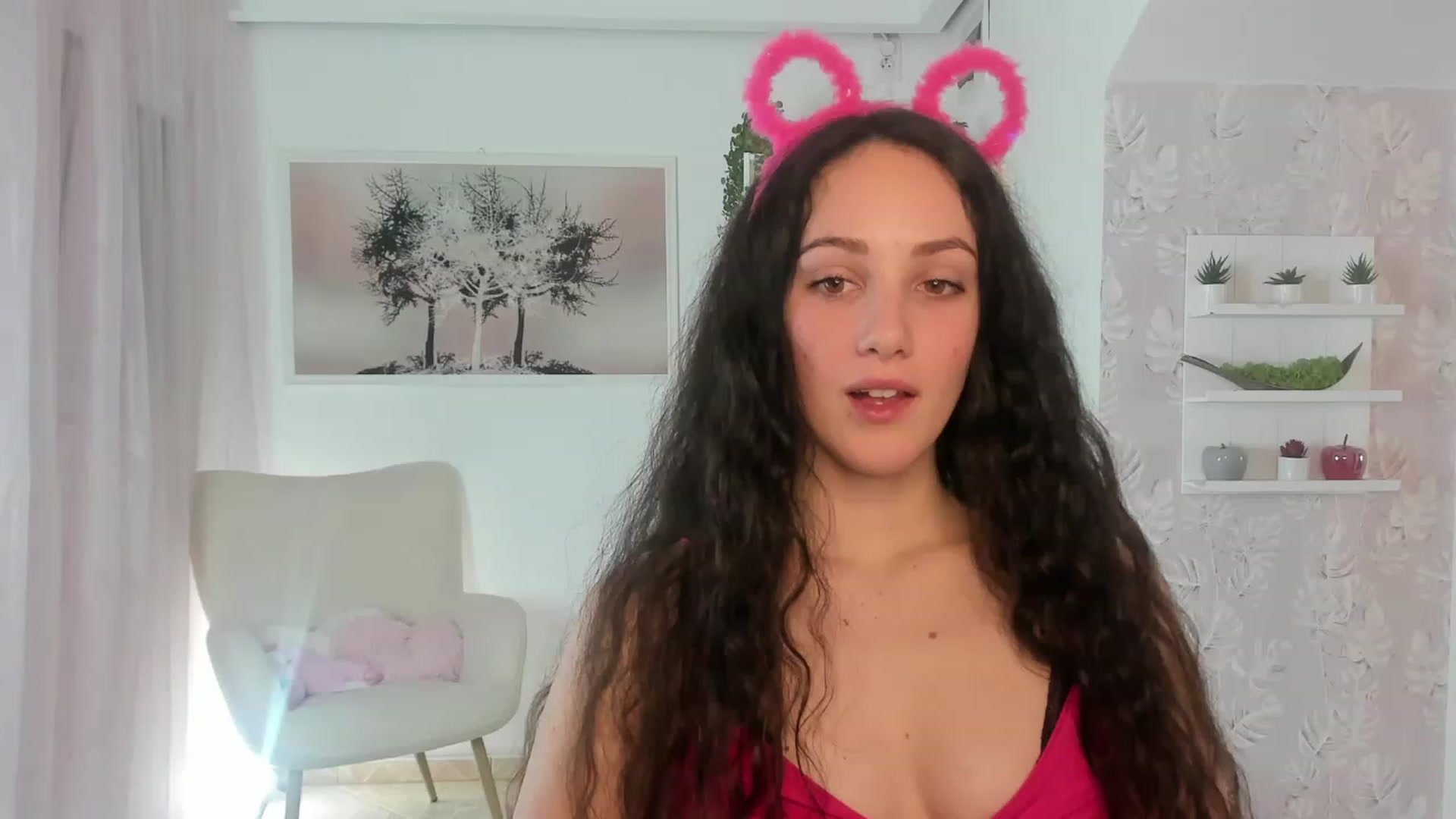 Gallery image thumbnail from Sophie_Rain18's myfreecams stream on, 03/21/2023, 18:09 image 6 of 20