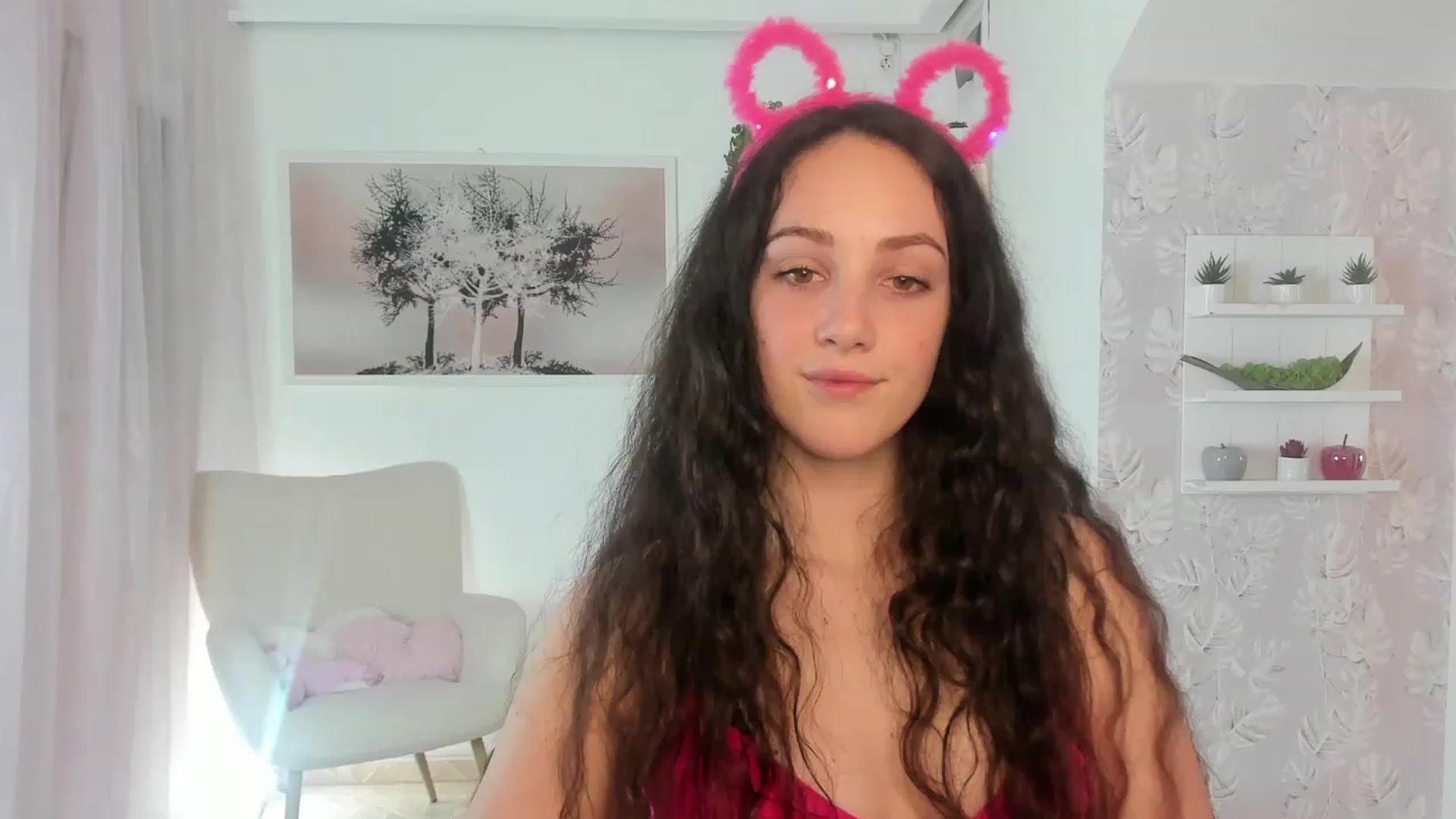 Gallery image thumbnail from Sophie_Rain18's myfreecams stream on, 03/21/2023, 18:09 image 5 of 20