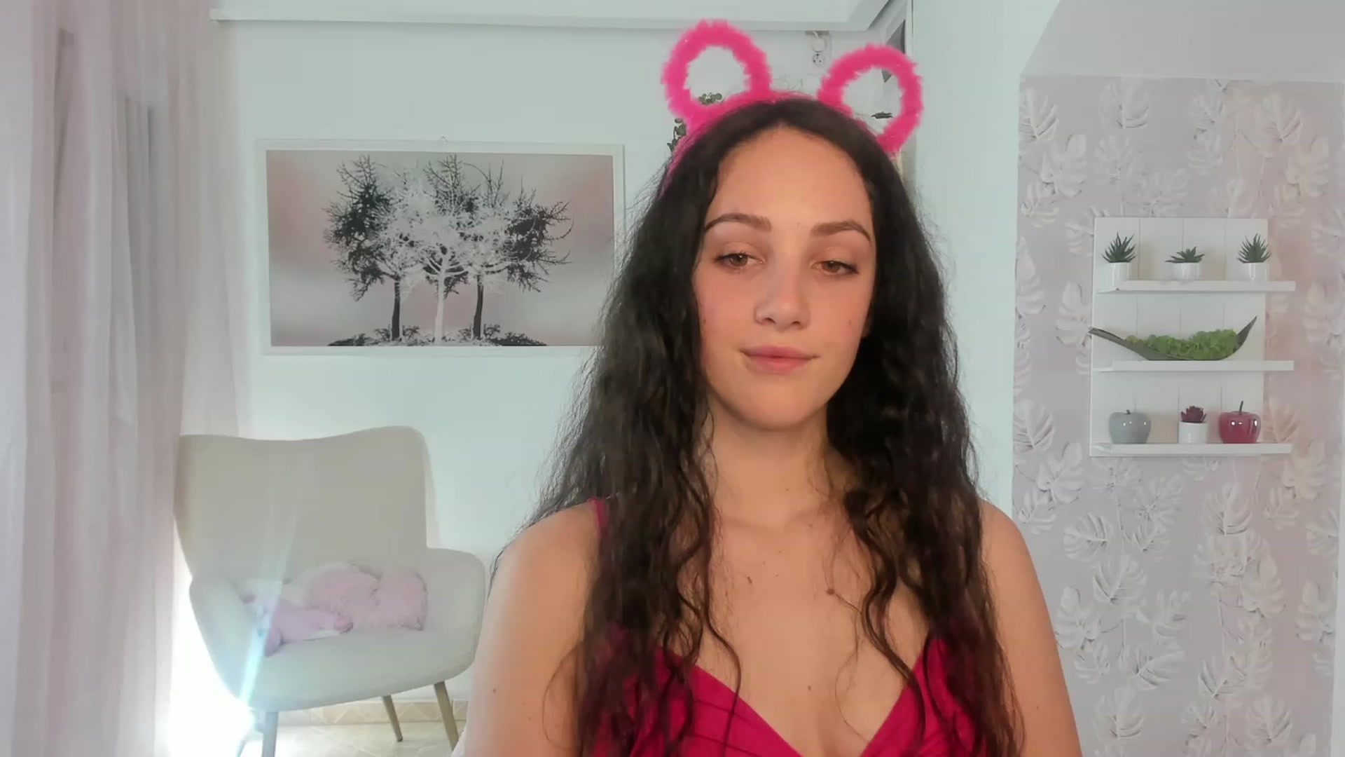 Gallery image thumbnail from Sophie_Rain18's myfreecams stream on, 03/21/2023, 18:09 image 4 of 20