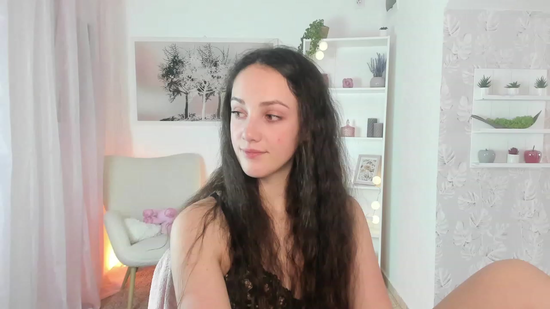 Gallery image thumbnail from Sophie_Rain18's myfreecams stream on, 03/22/2023, 19:12 image 19 of 20