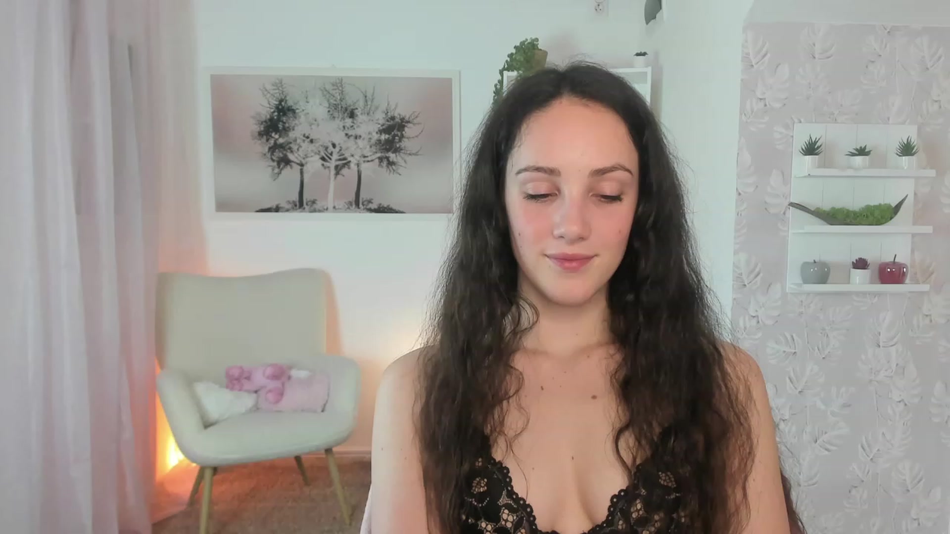 Gallery image thumbnail from Sophie_Rain18's myfreecams stream on, 03/22/2023, 19:12 image 9 of 20