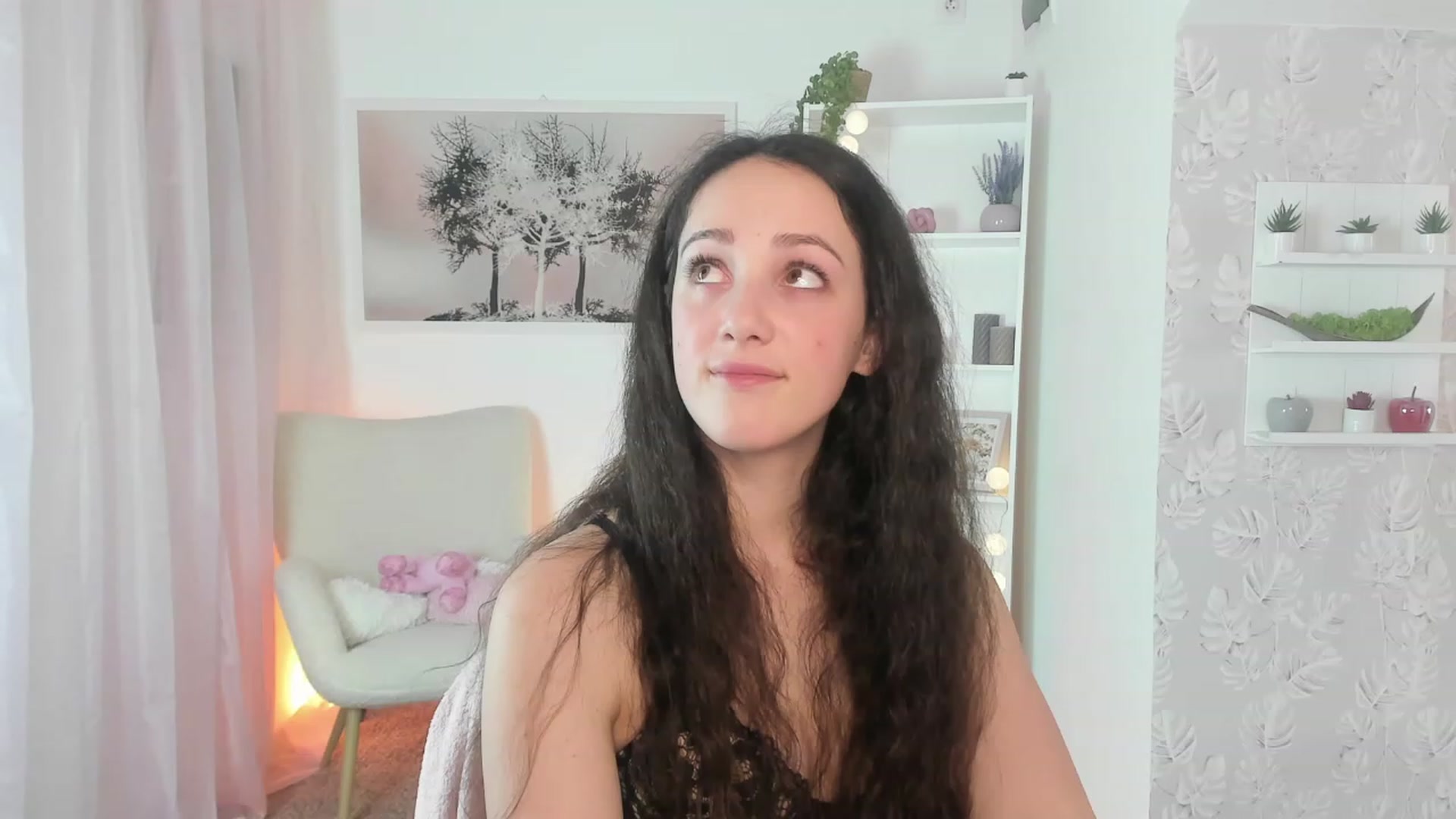 Gallery image thumbnail from Sophie_Rain18's myfreecams stream on, 03/22/2023, 19:12 image 20 of 20