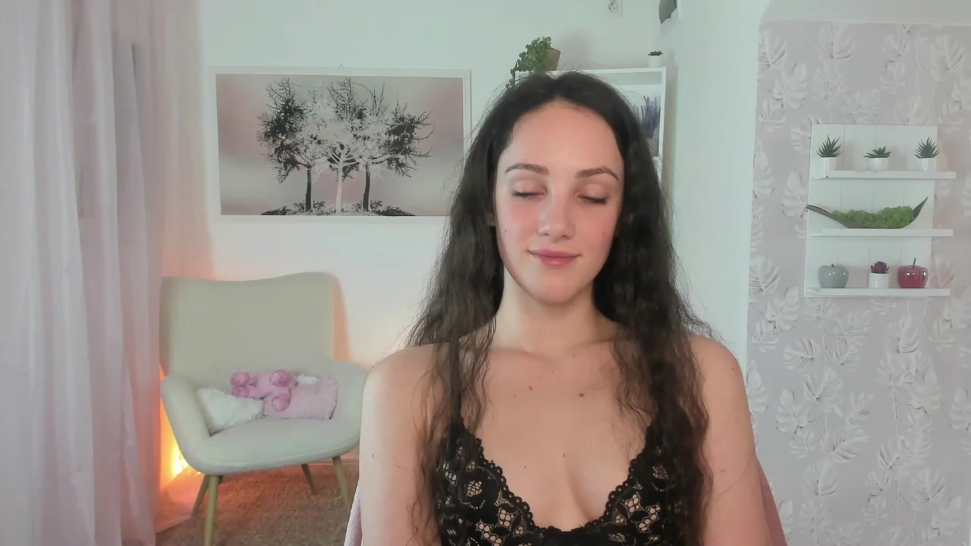 Gallery image thumbnail from Sophie_Rain18's myfreecams stream on, 03/22/2023, 19:12 image 16 of 20