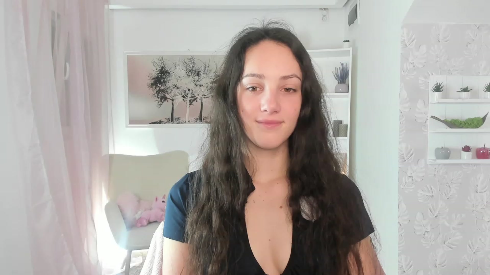 Gallery image thumbnail from Sophie_Rain18's myfreecams stream on, 03/28/2023, 17:25 image 9 of 20