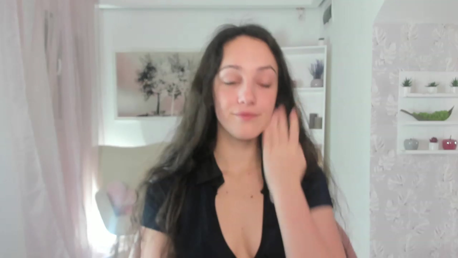 Gallery image thumbnail from Sophie_Rain18's myfreecams stream on, 03/28/2023, 17:25 image 17 of 20