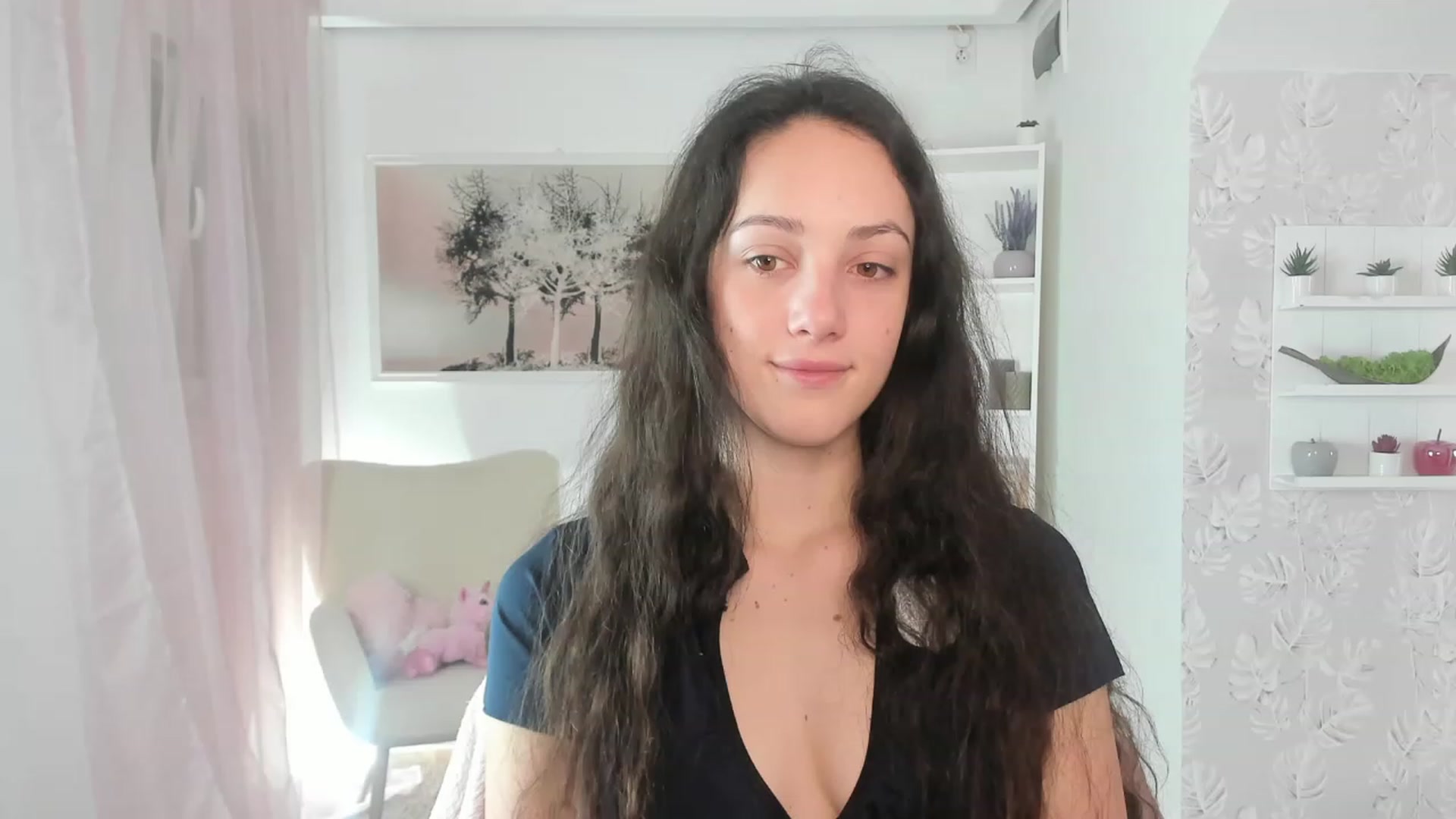 Gallery image thumbnail from Sophie_Rain18's myfreecams stream on, 03/28/2023, 17:25 image 7 of 20