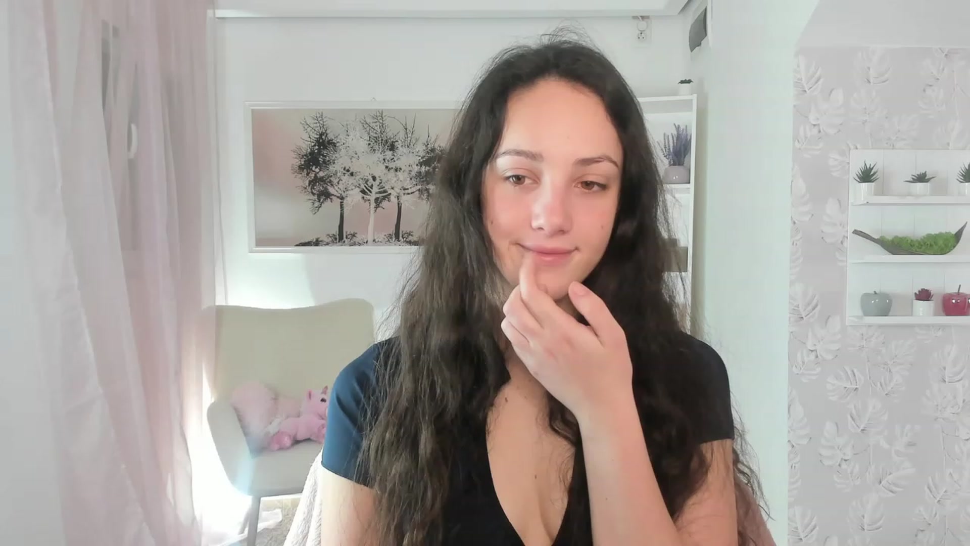 Gallery image thumbnail from Sophie_Rain18's myfreecams stream on, 03/28/2023, 17:25 image 8 of 20