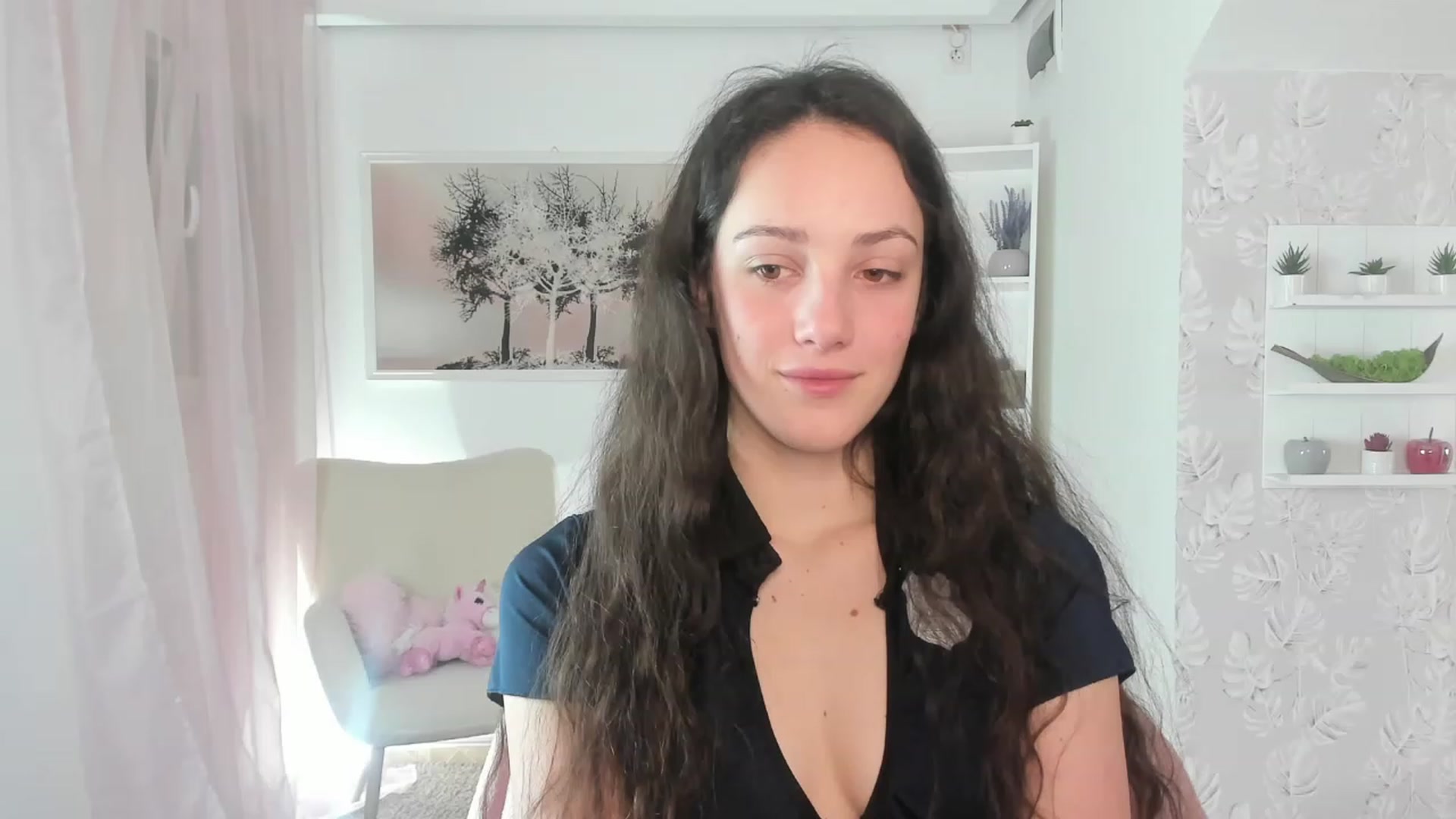 Gallery image thumbnail from Sophie_Rain18's myfreecams stream on, 03/28/2023, 17:25 image 14 of 20