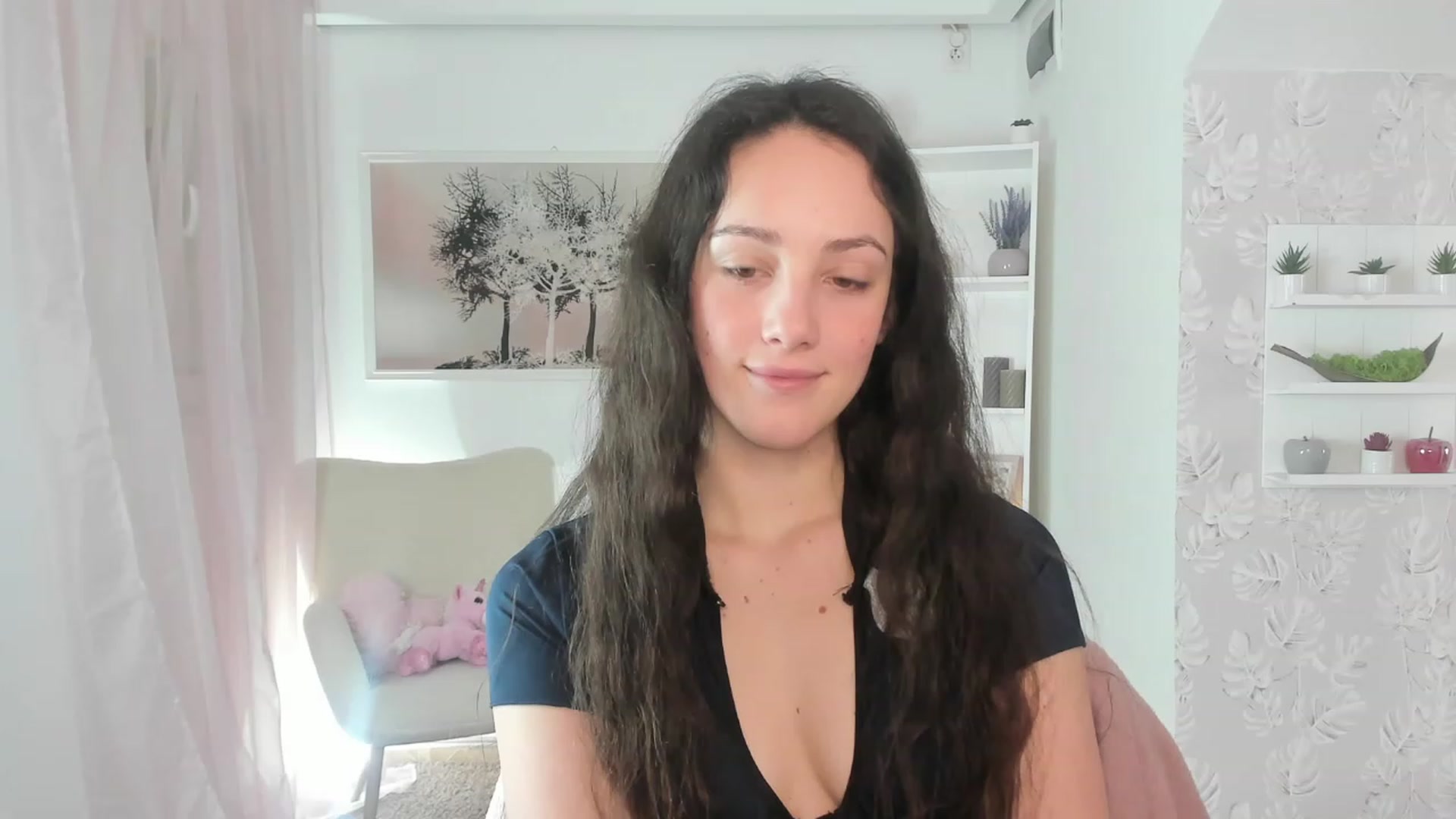 Gallery image thumbnail from Sophie_Rain18's myfreecams stream on, 03/28/2023, 18:01 image 9 of 20