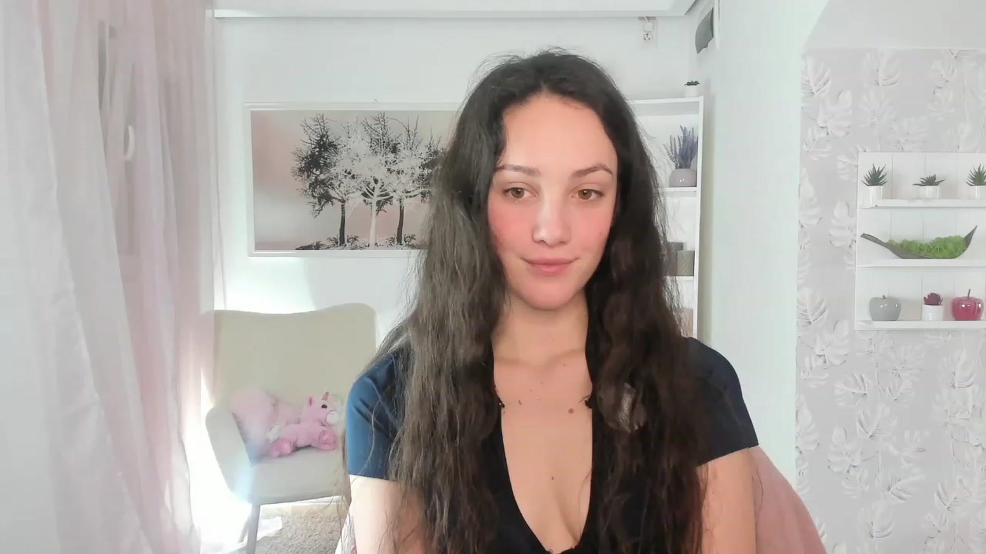 Gallery image thumbnail from Sophie_Rain18's myfreecams stream on, 03/28/2023, 18:01 image 11 of 20