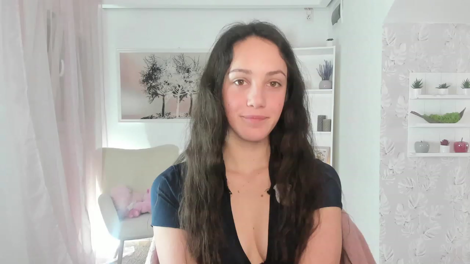 Gallery image thumbnail from Sophie_Rain18's myfreecams stream on, 03/28/2023, 18:01 image 8 of 20