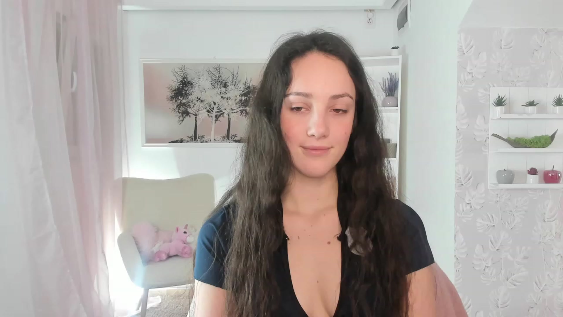 Gallery image thumbnail from Sophie_Rain18's myfreecams stream on, 03/28/2023, 18:01 image 14 of 20