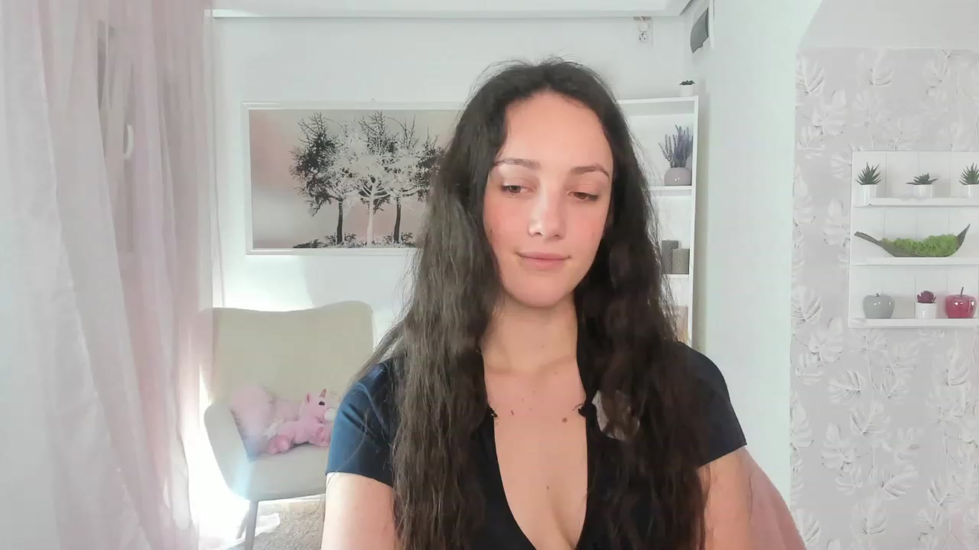 Gallery image thumbnail from Sophie_Rain18's myfreecams stream on, 03/28/2023, 18:01 image 16 of 20