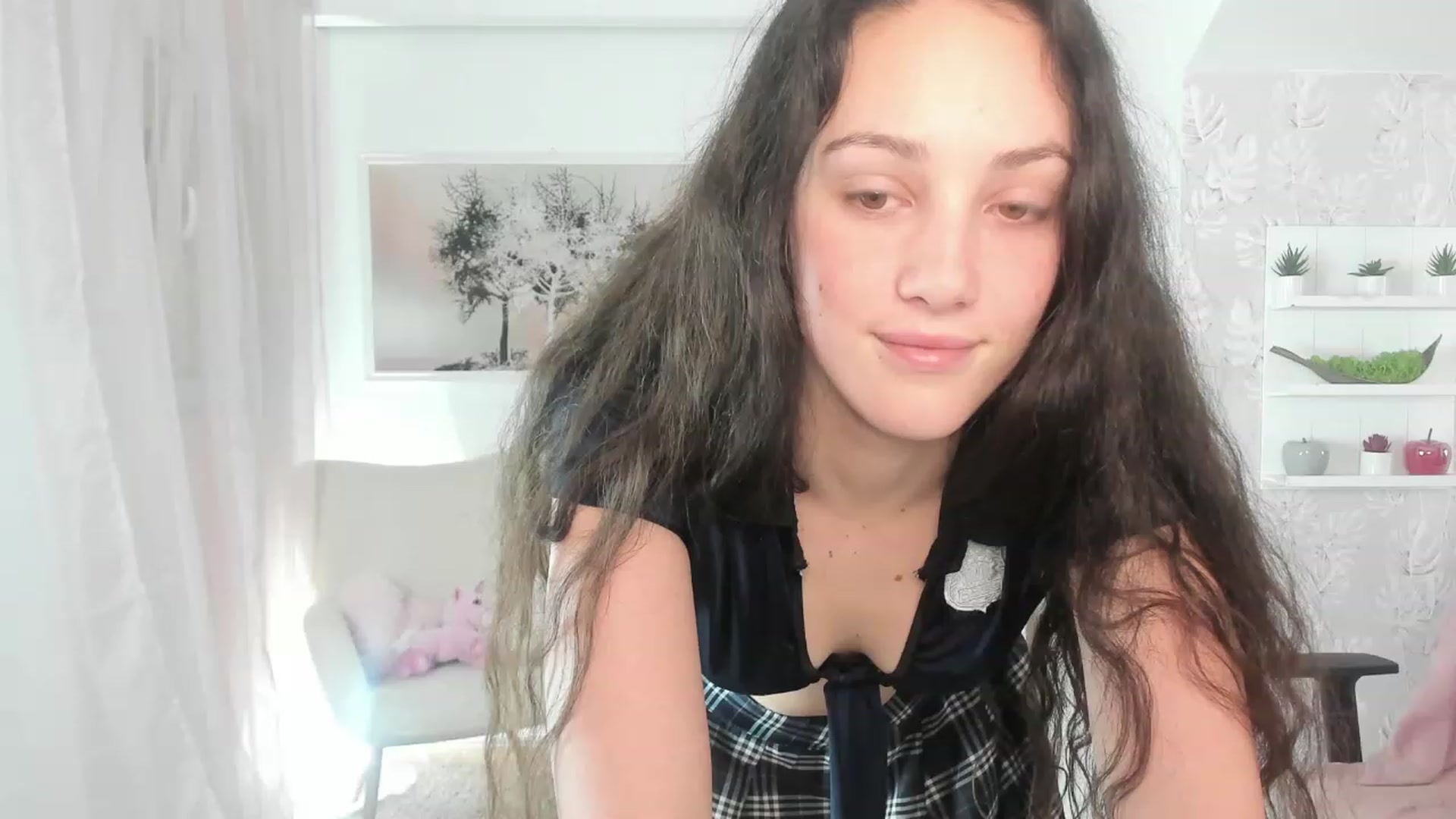 Gallery image thumbnail from Sophie_Rain18's myfreecams stream on, 03/28/2023, 18:01 image 3 of 20