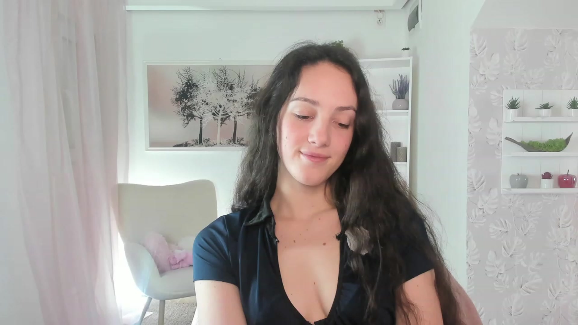 Gallery image thumbnail from Sophie_Rain18's myfreecams stream on, 03/28/2023, 18:25 image 3 of 20