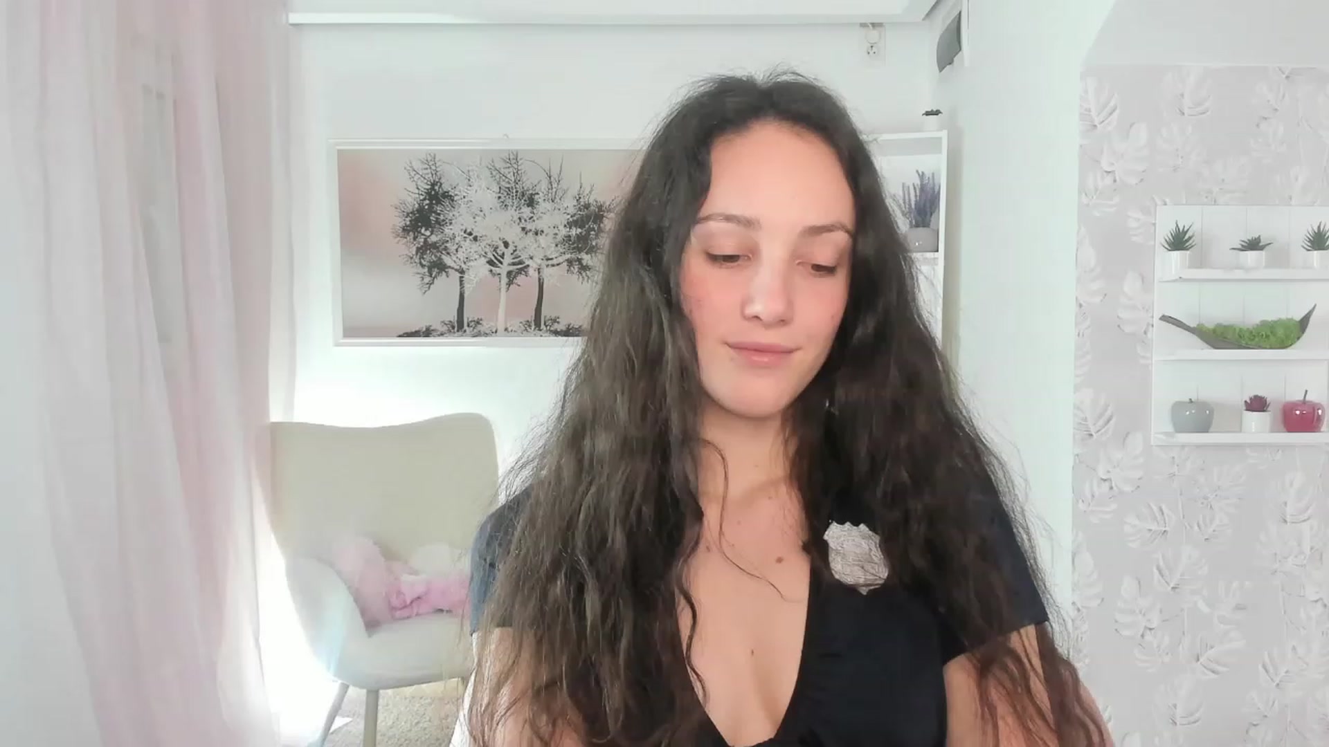 Gallery image thumbnail from Sophie_Rain18's myfreecams stream on, 03/28/2023, 18:25 image 18 of 20