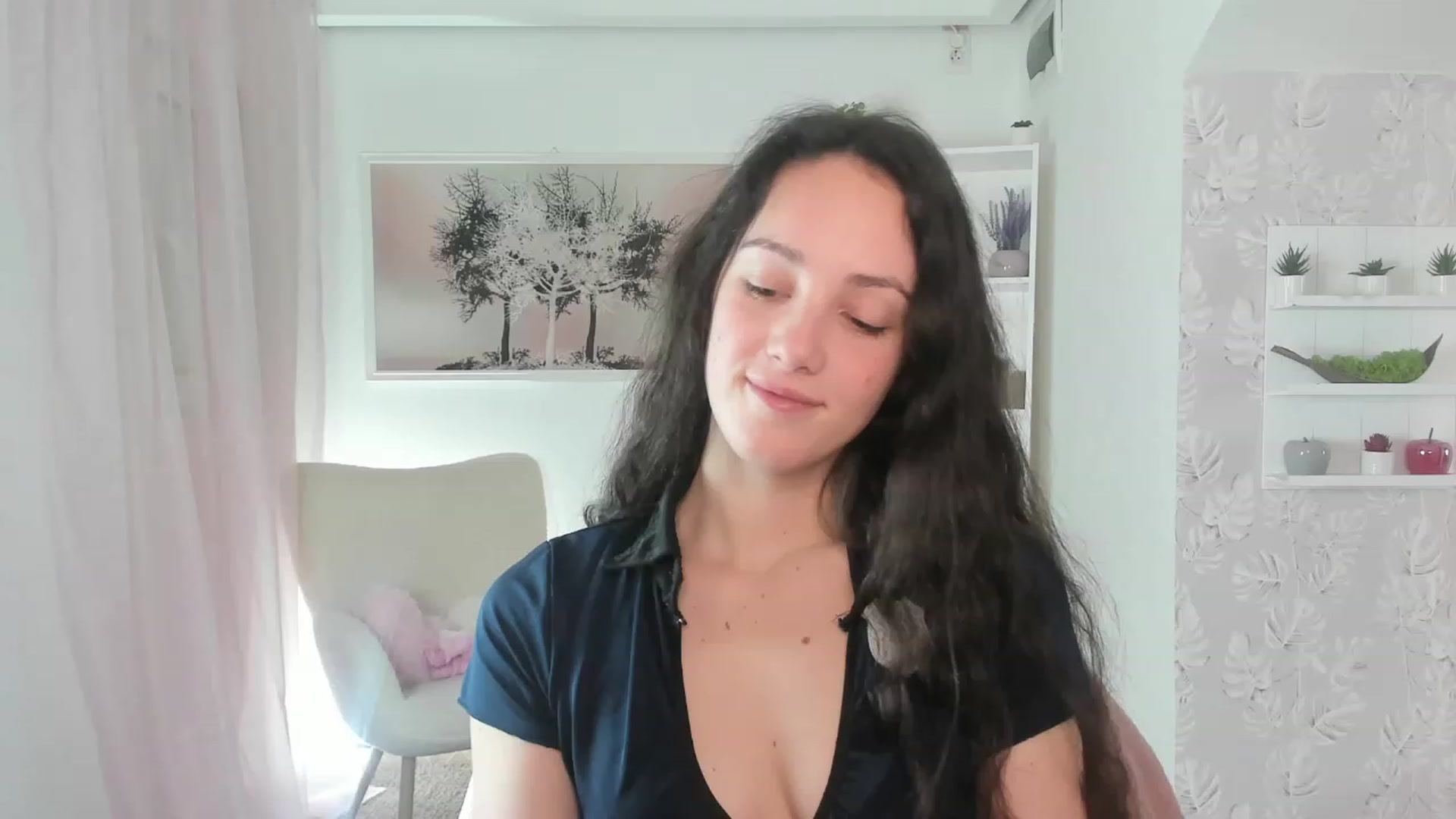 Gallery image thumbnail from Sophie_Rain18's myfreecams stream on, 03/28/2023, 18:25 image 4 of 20