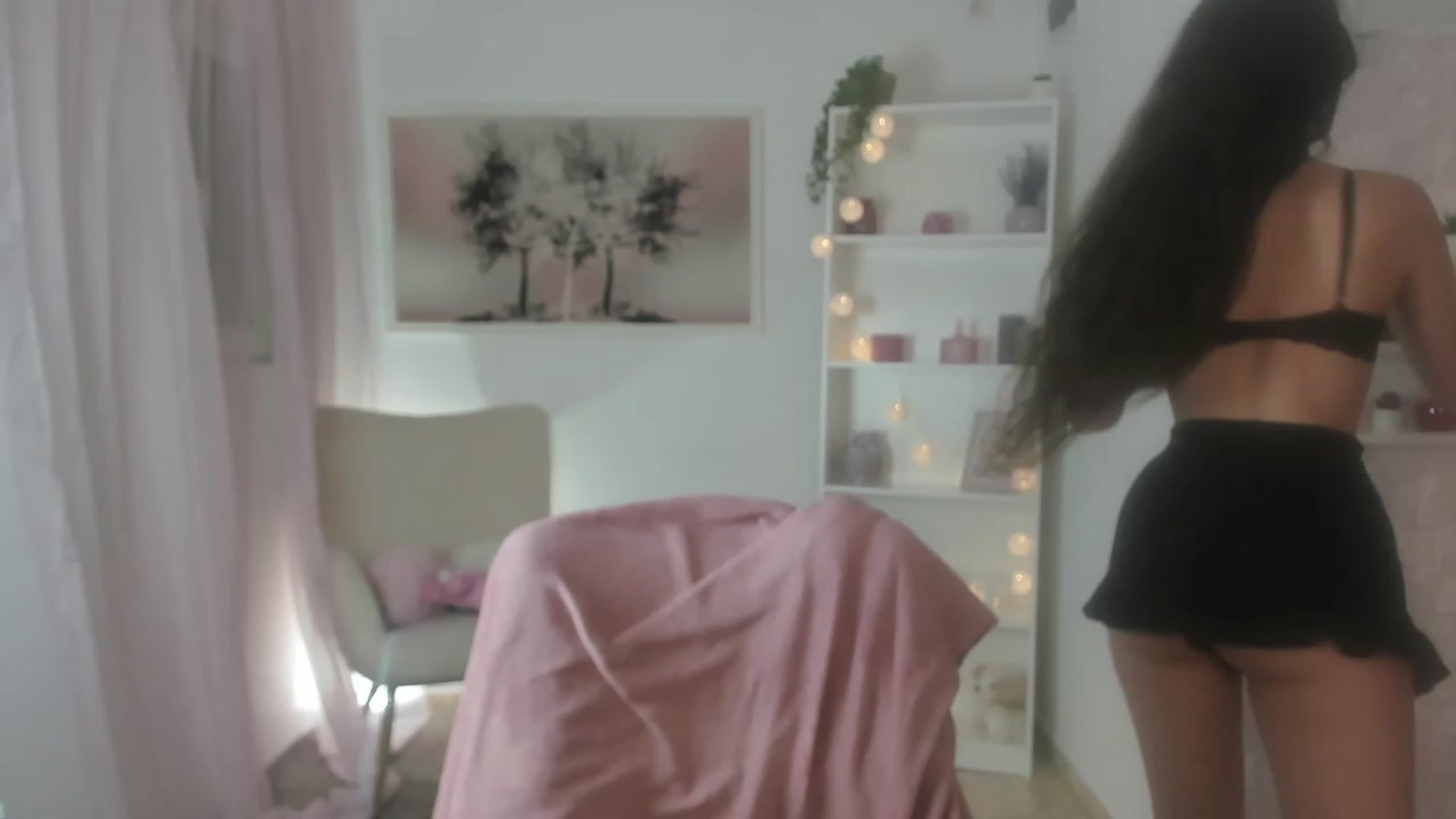 Gallery image thumbnail from Sophie_Rain18's myfreecams stream on, 03/29/2023, 17:52 image 4 of 20
