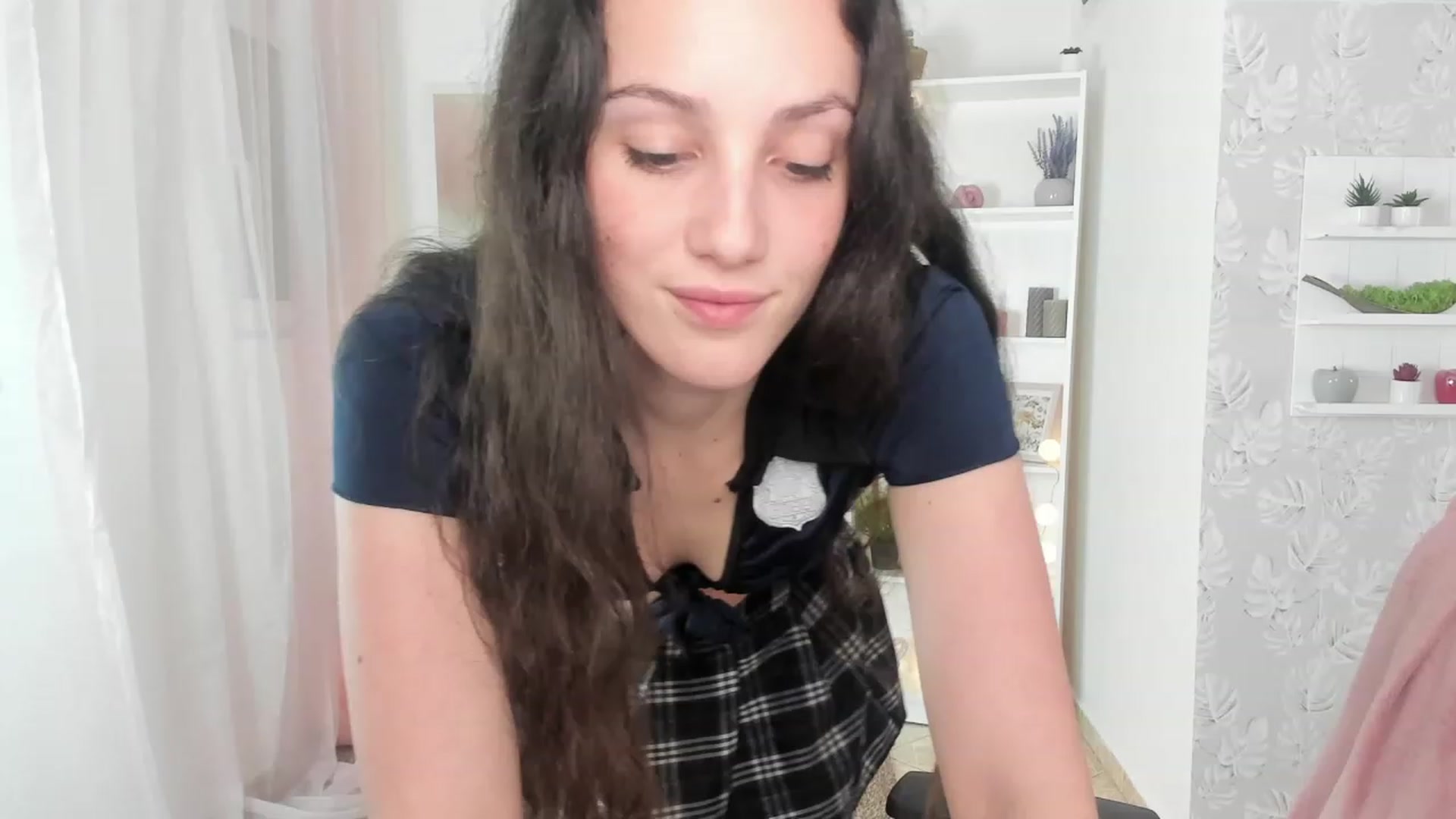 Gallery image thumbnail from Sophie_Rain18's myfreecams stream on, 04/06/2023, 16:49 image 16 of 20