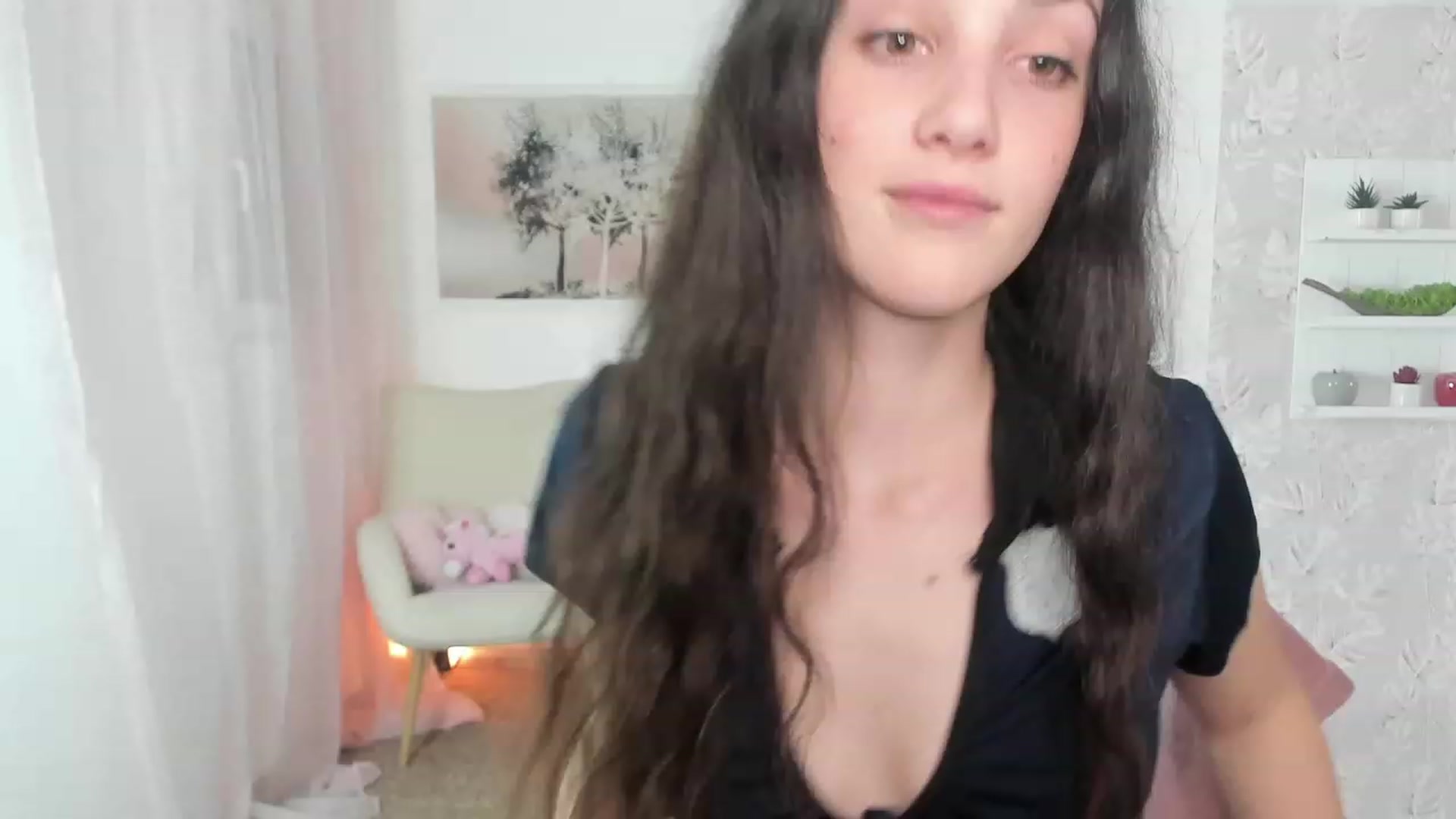 Gallery image thumbnail from Sophie_Rain18's myfreecams stream on, 04/06/2023, 16:49 image 20 of 20