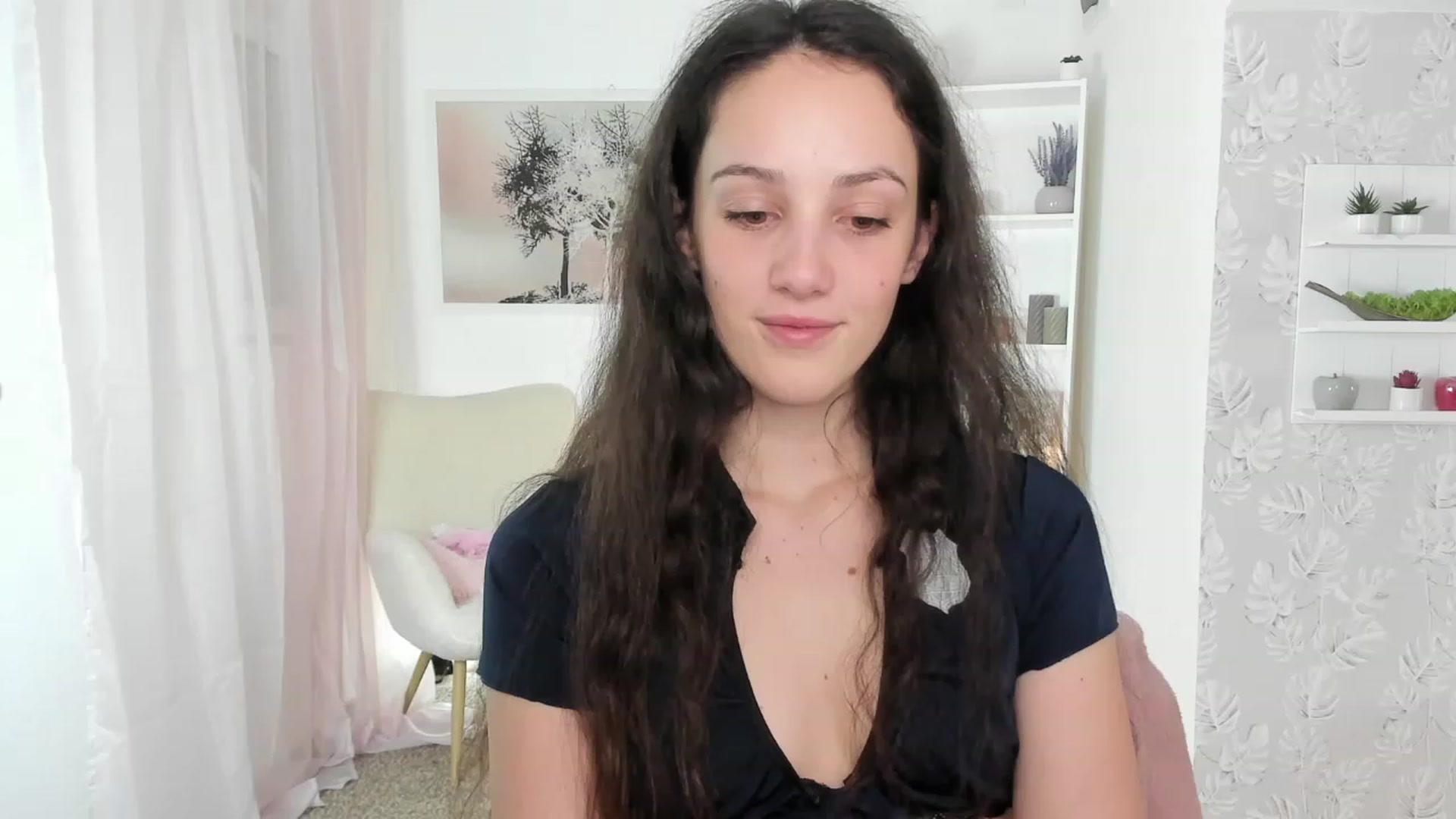 Gallery image thumbnail from Sophie_Rain18's myfreecams stream on, 04/10/2023, 14:20 image 18 of 20