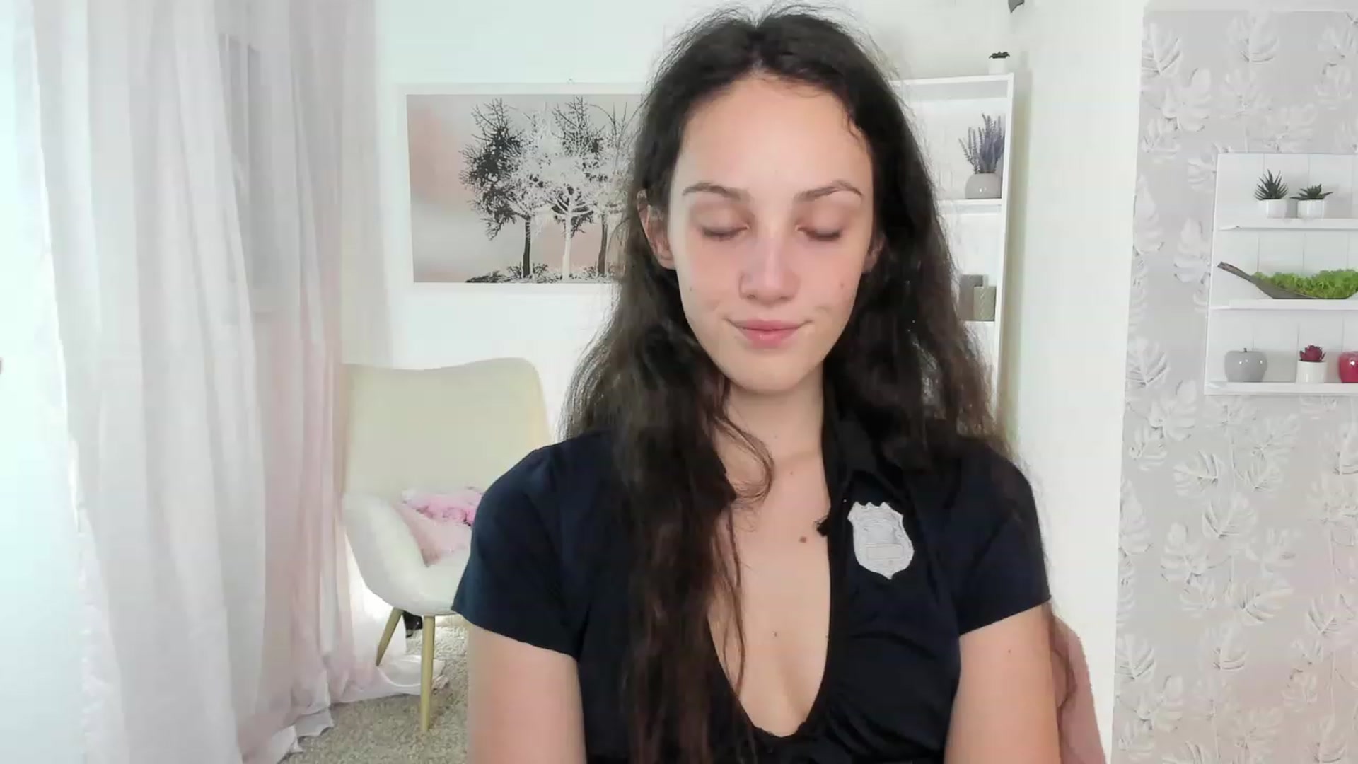 Gallery image thumbnail from Sophie_Rain18's myfreecams stream on, 04/10/2023, 14:20 image 2 of 20