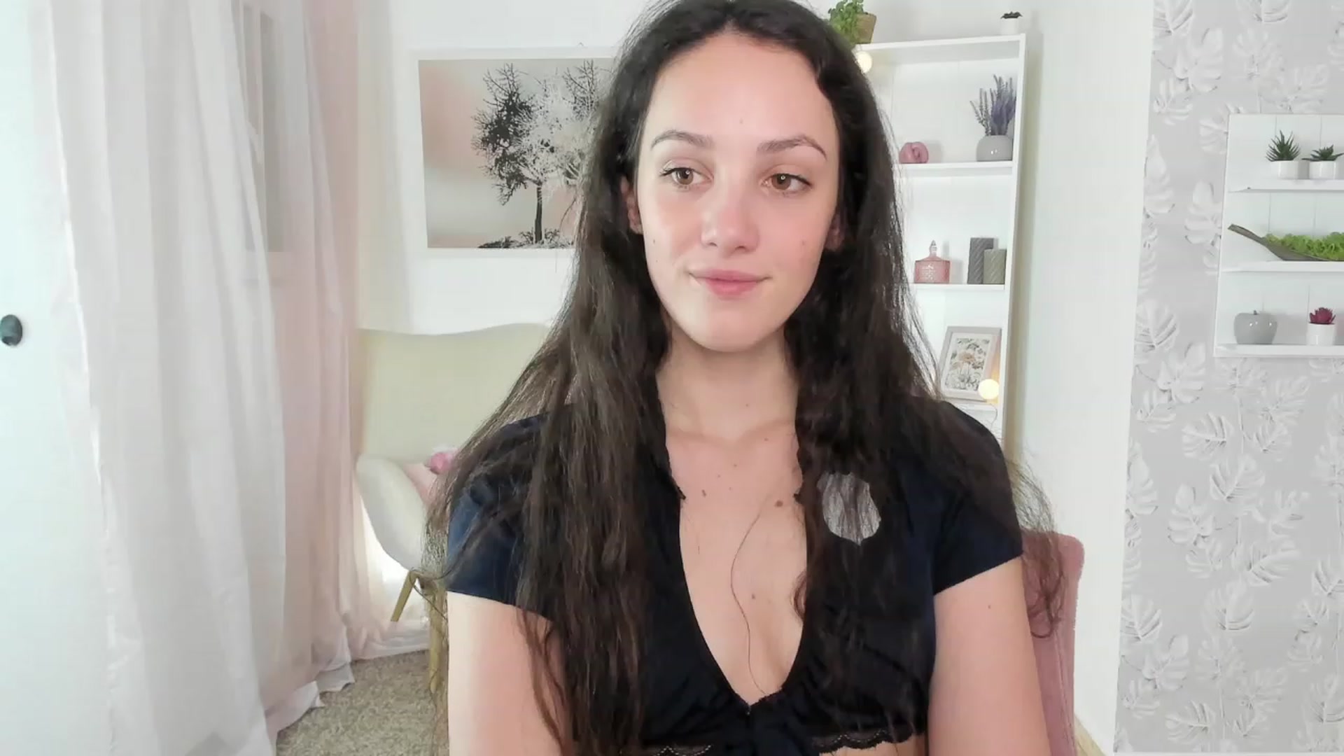 Gallery image thumbnail from Sophie_Rain18's myfreecams stream on, 04/10/2023, 18:13 image 7 of 20