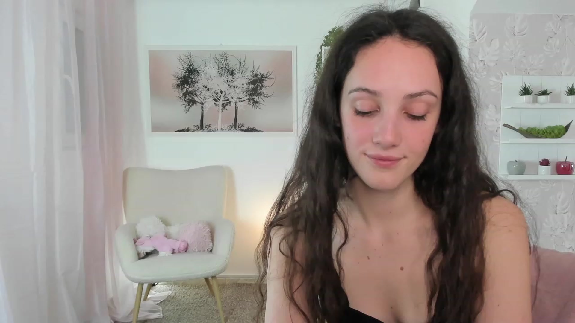 Gallery image thumbnail from Sophie_Rain18's myfreecams stream on, 04/18/2023, 15:55 image 9 of 20