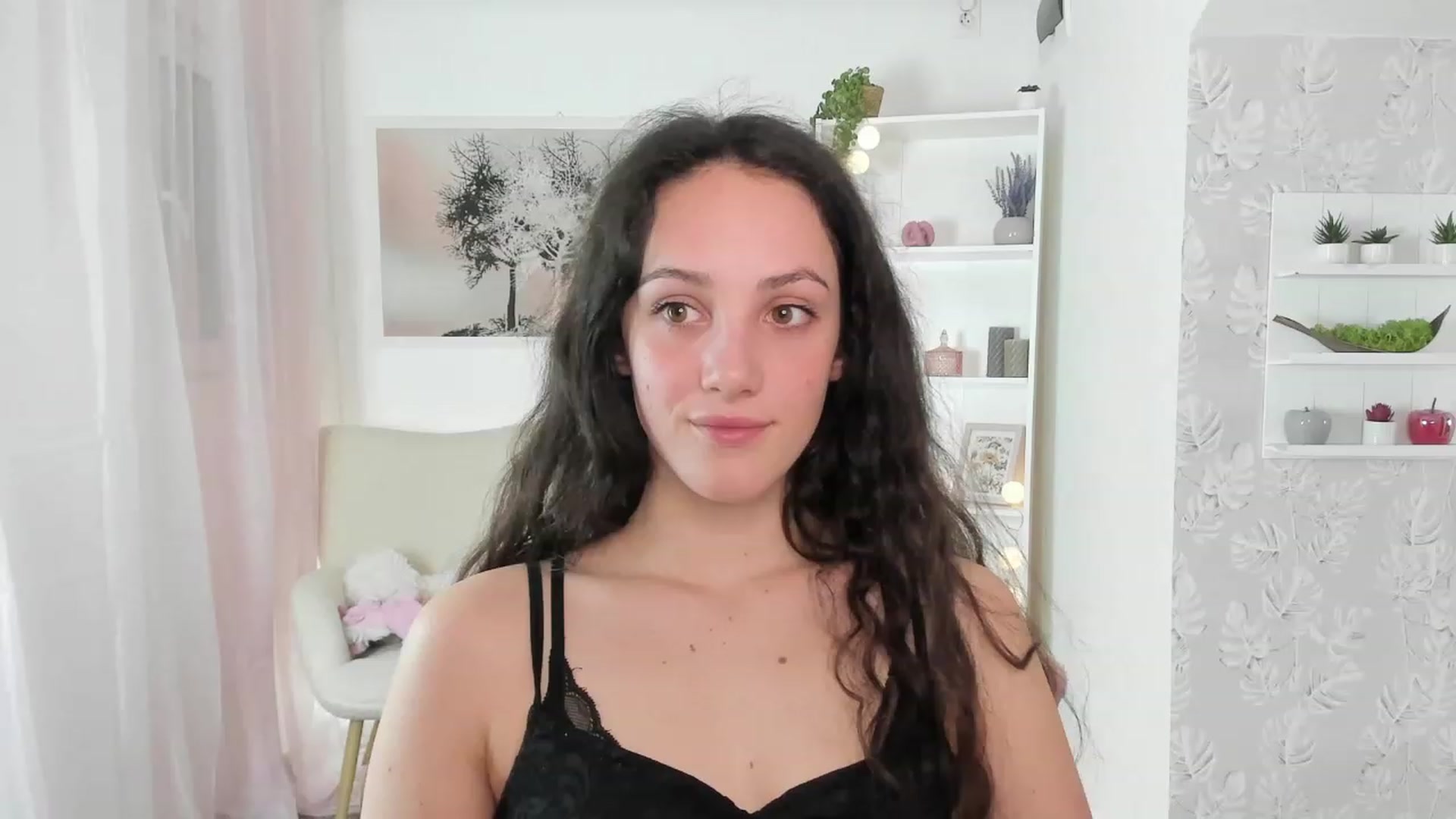 Gallery image thumbnail from Sophie_Rain18's myfreecams stream on, 04/18/2023, 15:55 image 17 of 20