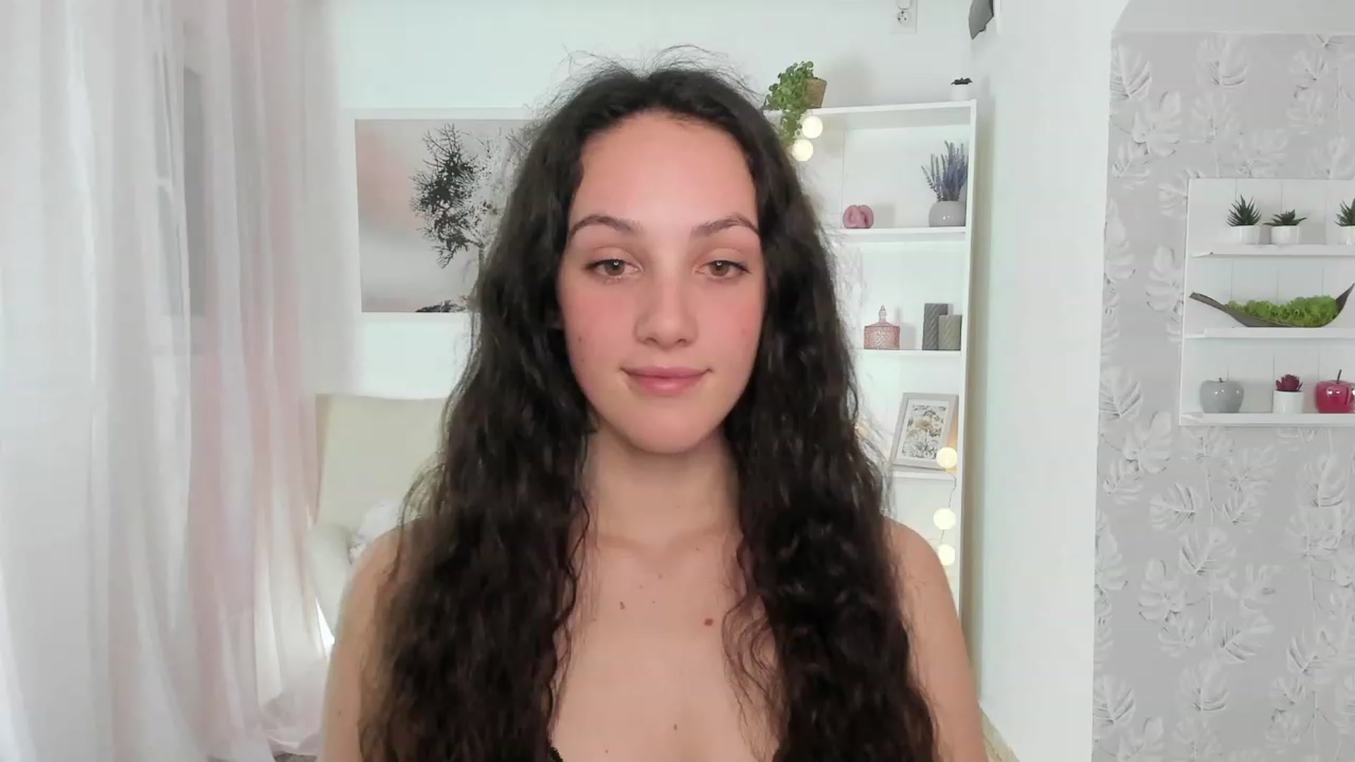Gallery image thumbnail from Sophie_Rain18's myfreecams stream on, 04/18/2023, 18:50 image 20 of 20