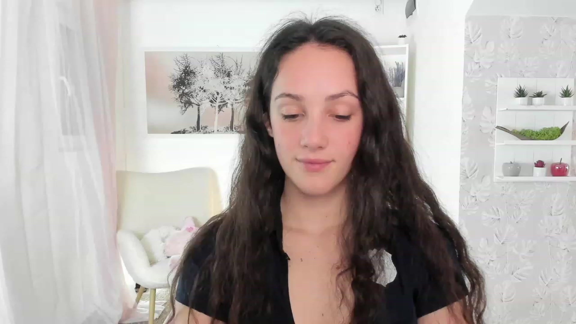 Gallery image thumbnail from Sophie_Rain18's myfreecams stream on, 04/19/2023, 18:13 image 3 of 20