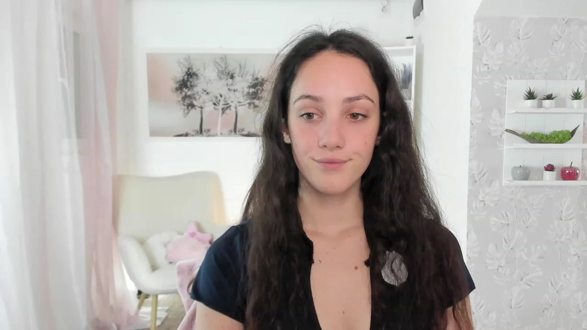 Gallery image thumbnail from Sophie_Rain18's myfreecams stream on, 04/19/2023, 18:13 image 12 of 20