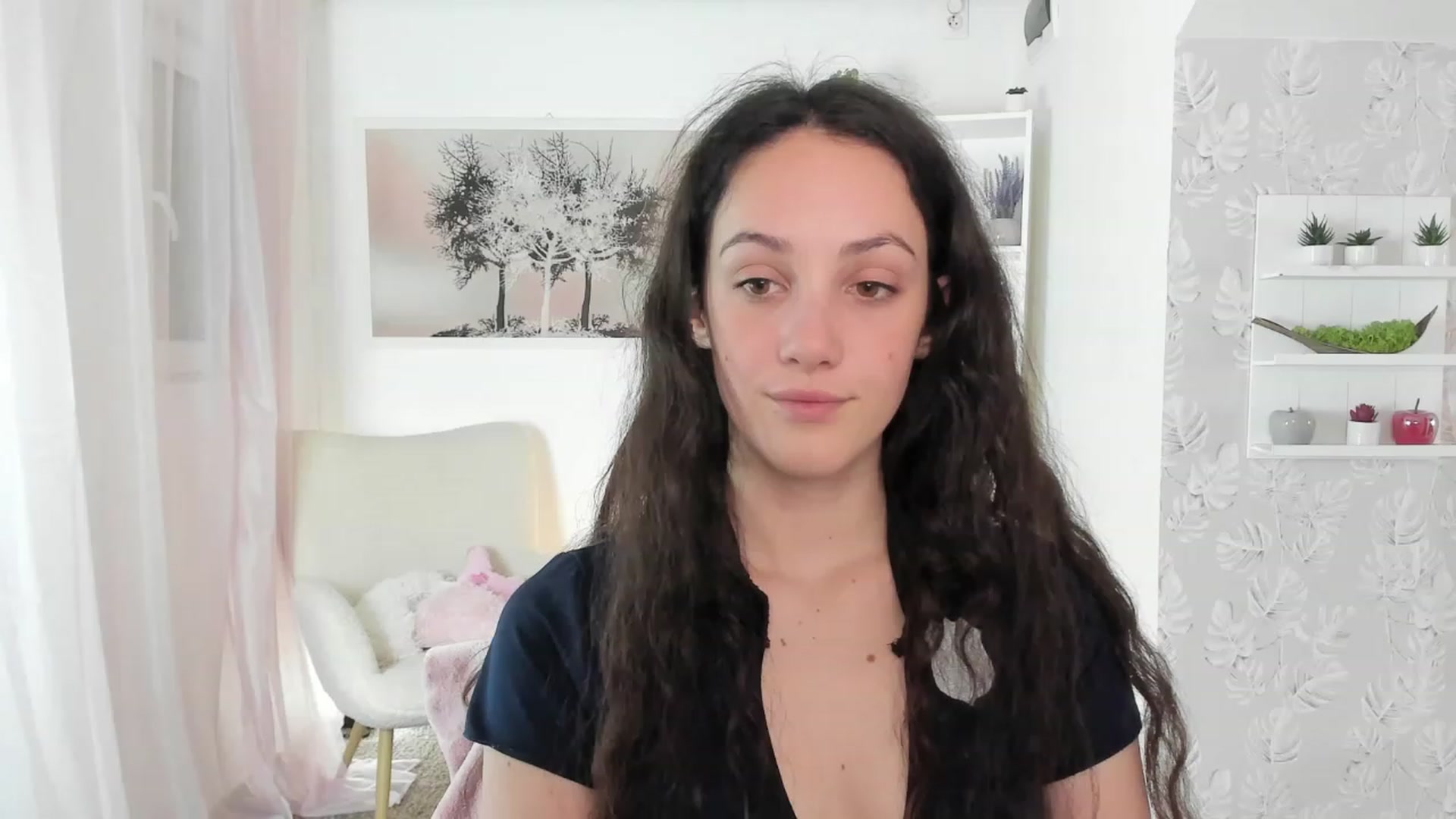 Gallery image thumbnail from Sophie_Rain18's myfreecams stream on, 04/19/2023, 18:13 image 10 of 20