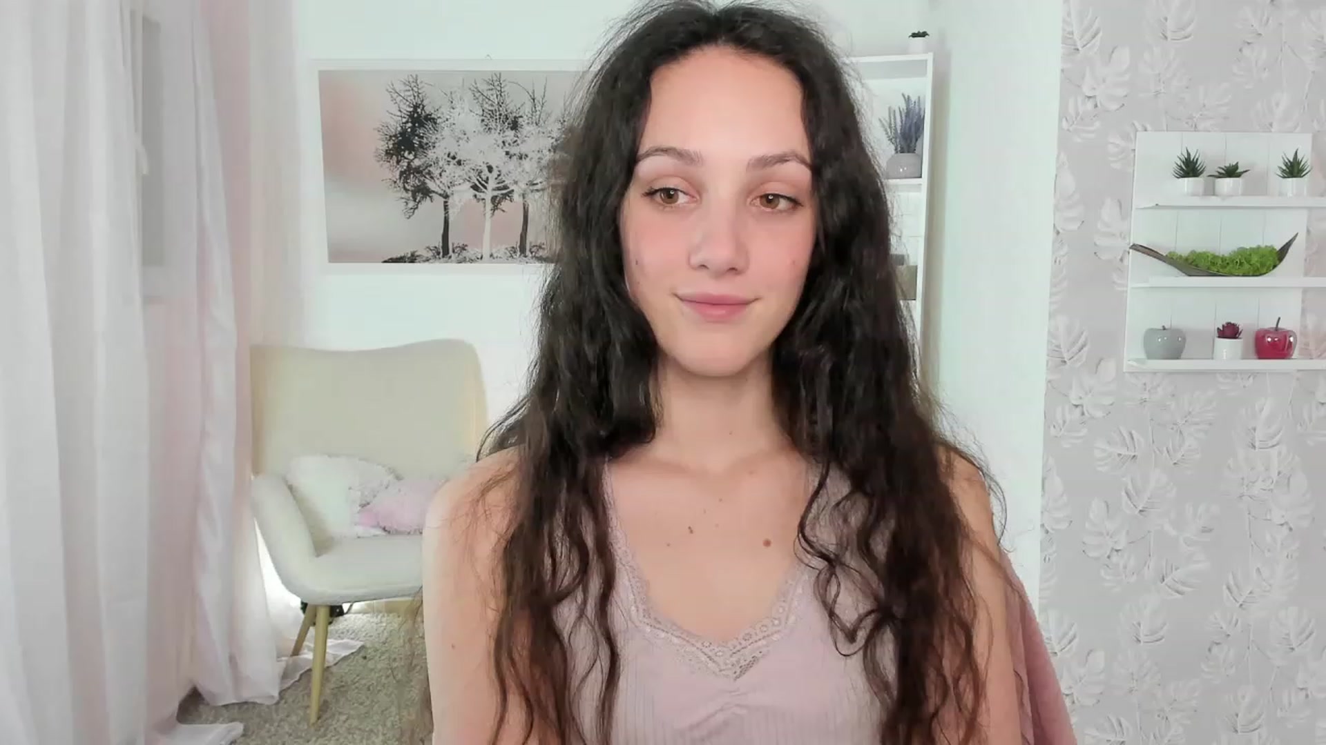 Gallery image thumbnail from Sophie_Rain18's myfreecams stream on, 04/21/2023, 15:25 image 16 of 20