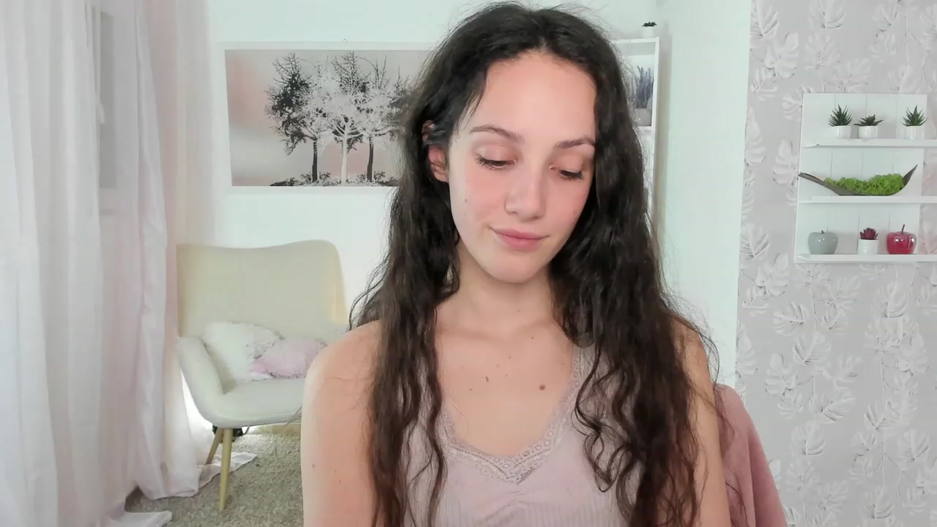 Gallery image thumbnail from Sophie_Rain18's myfreecams stream on, 04/21/2023, 15:25 image 18 of 20