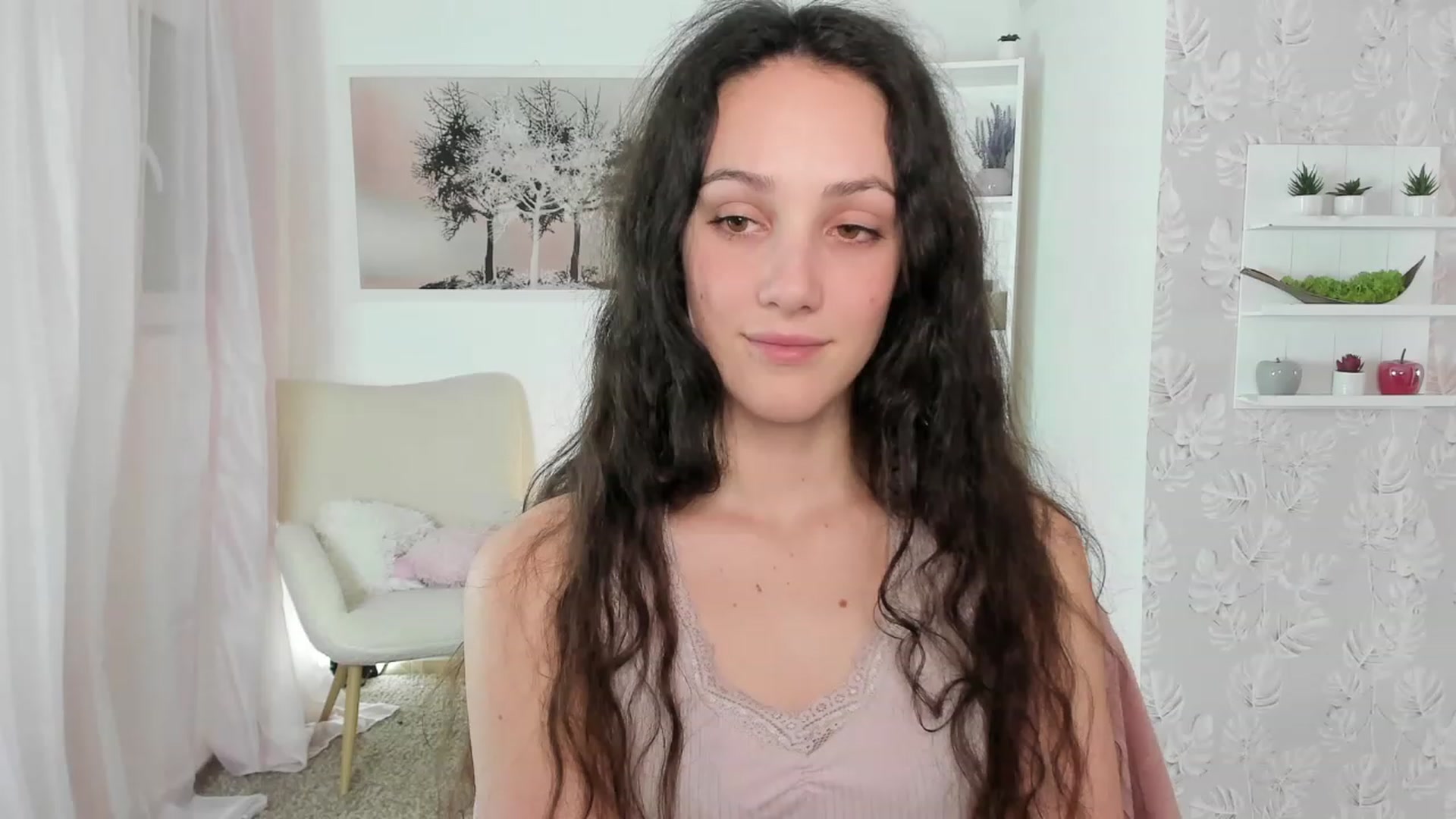 Gallery image thumbnail from Sophie_Rain18's myfreecams stream on, 04/21/2023, 15:25 image 17 of 20