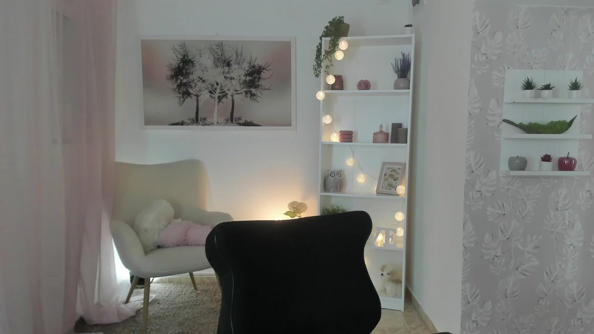 Gallery image thumbnail from Sophie_Rain18's myfreecams stream on, 04/23/2023, 15:16 image 19 of 20