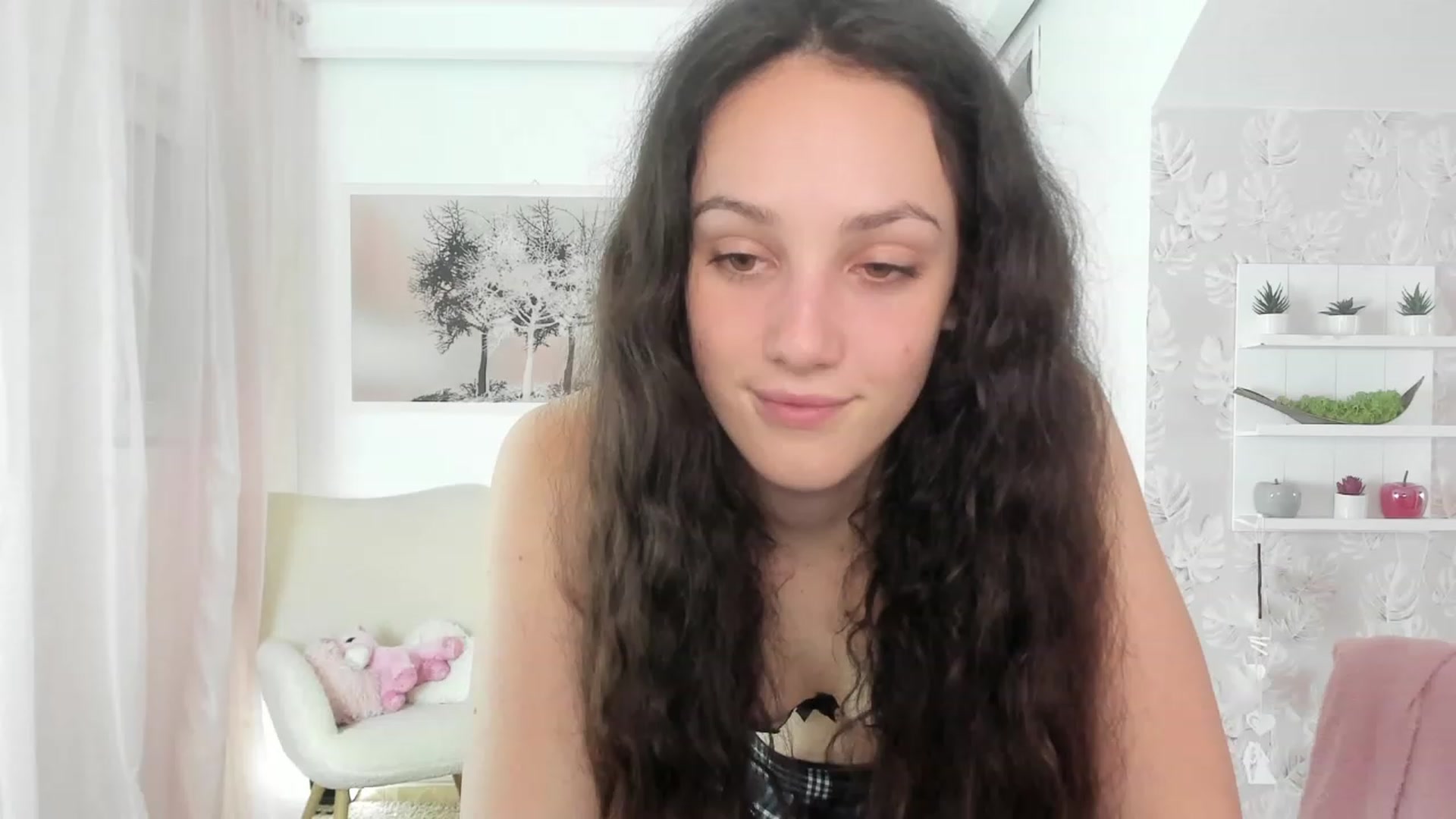 Gallery image thumbnail from Sophie_Rain18's myfreecams stream on, 04/25/2023, 14:57 image 17 of 20