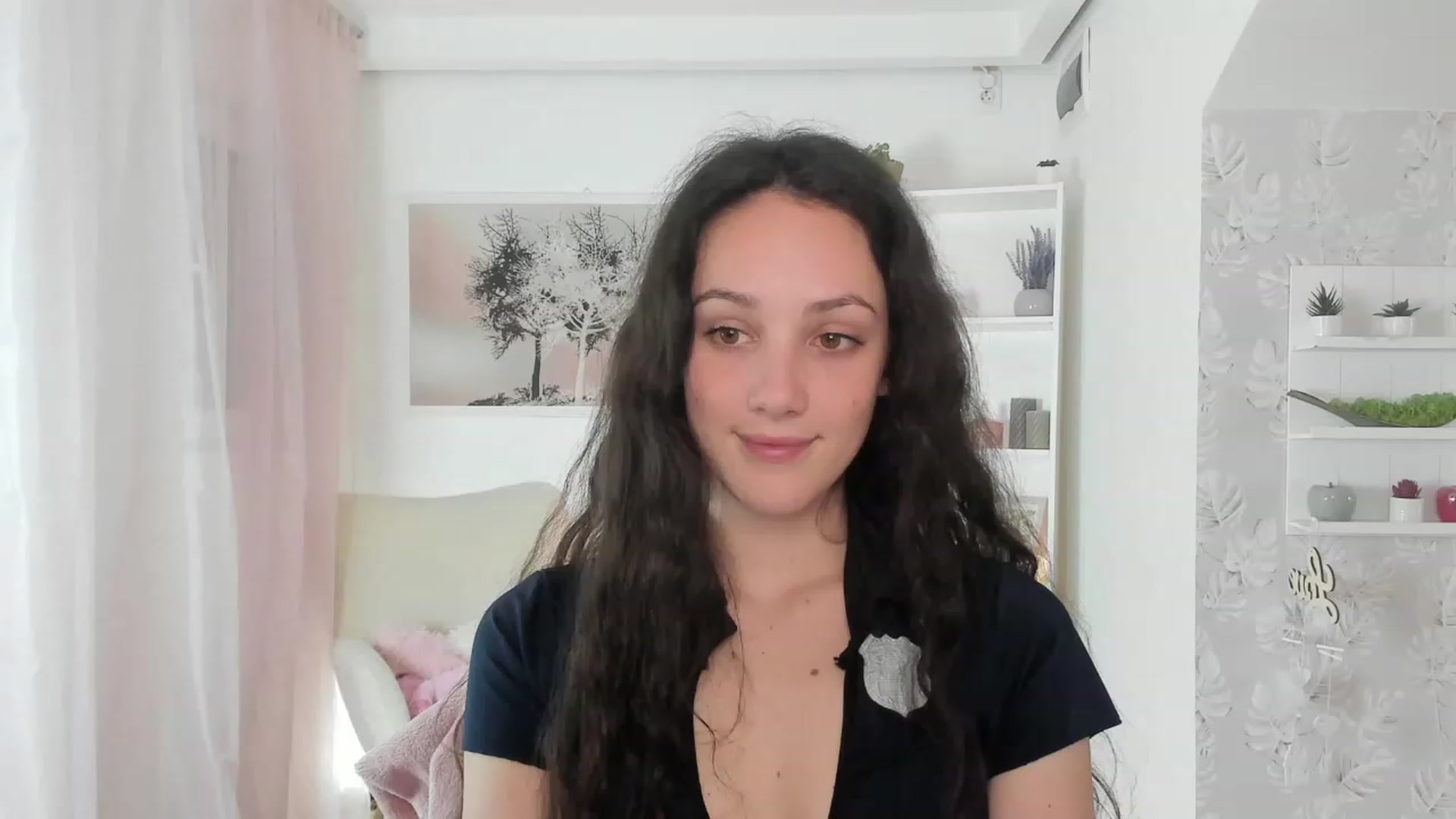 Gallery image thumbnail from Sophie_Rain18's myfreecams stream on, 04/25/2023, 17:24 image 4 of 20