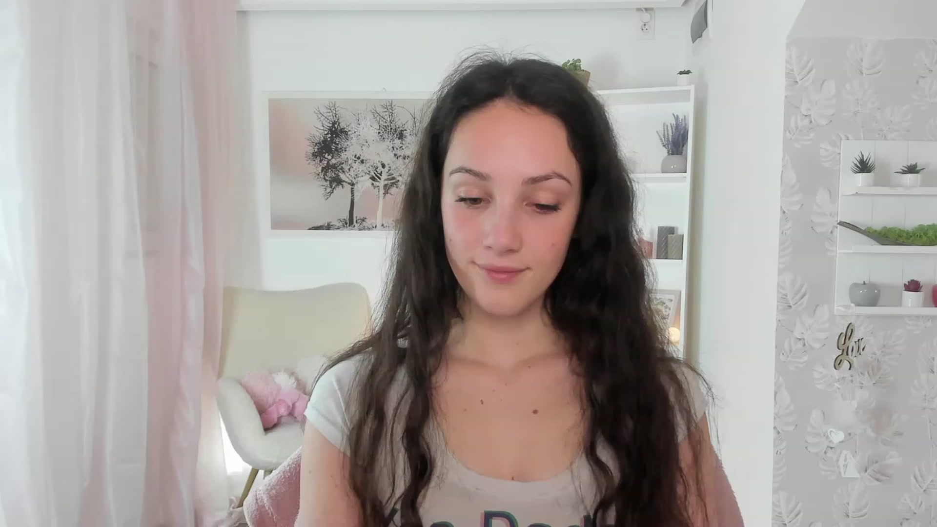 Gallery image thumbnail from Sophie_Rain18's myfreecams stream on, 04/26/2023, 15:49 image 18 of 20