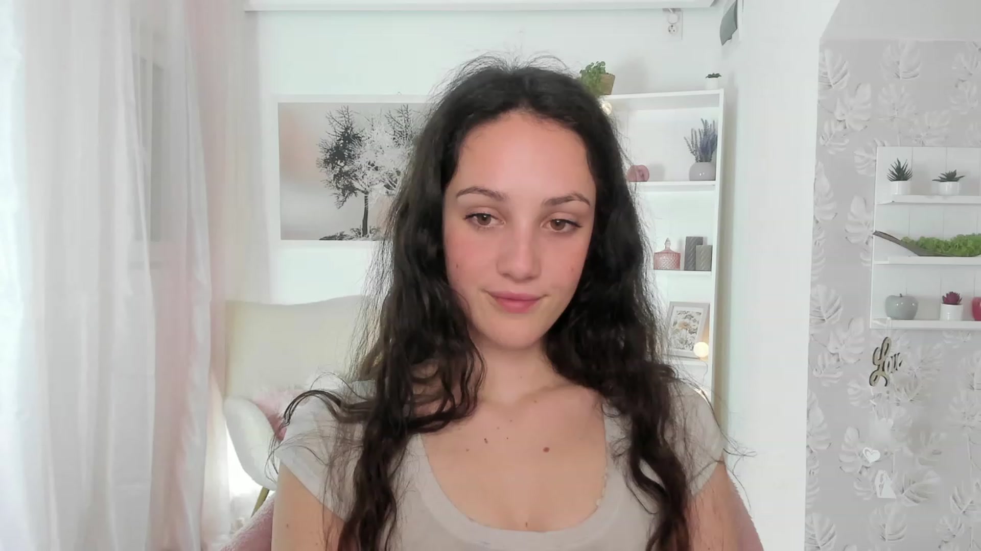 Gallery image thumbnail from Sophie_Rain18's myfreecams stream on, 04/26/2023, 17:49 image 6 of 20