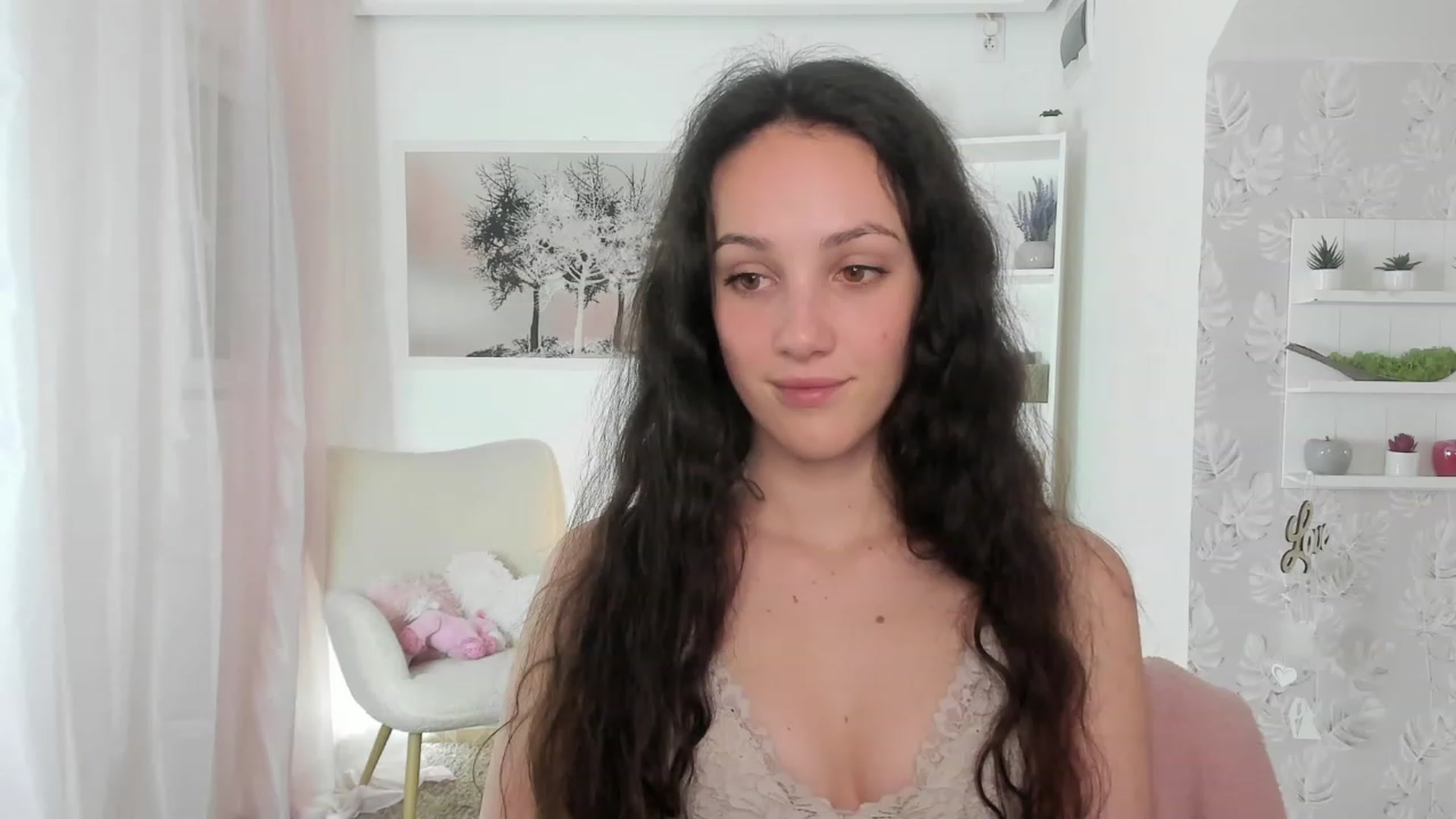 Gallery image thumbnail from Sophie_Rain18's myfreecams stream on, 04/26/2023, 17:49 image 15 of 20