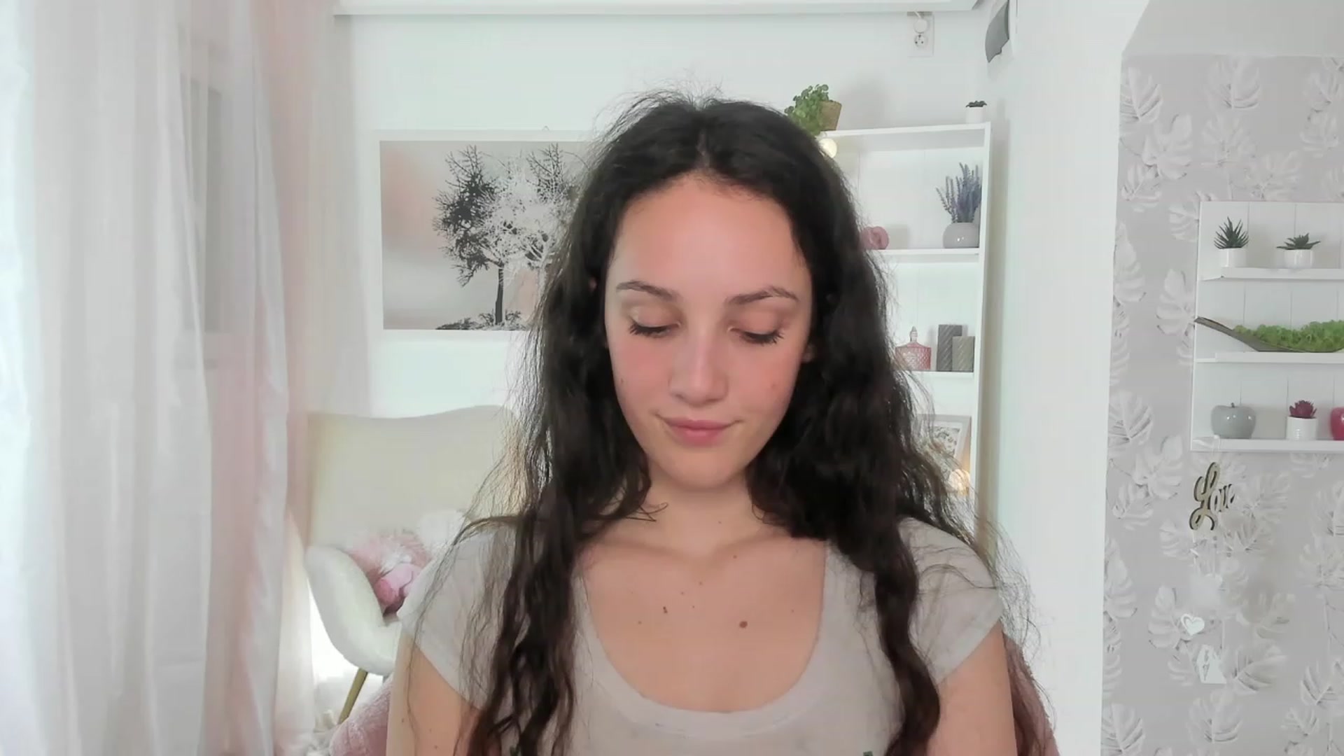 Gallery image thumbnail from Sophie_Rain18's myfreecams stream on, 04/26/2023, 17:49 image 13 of 20