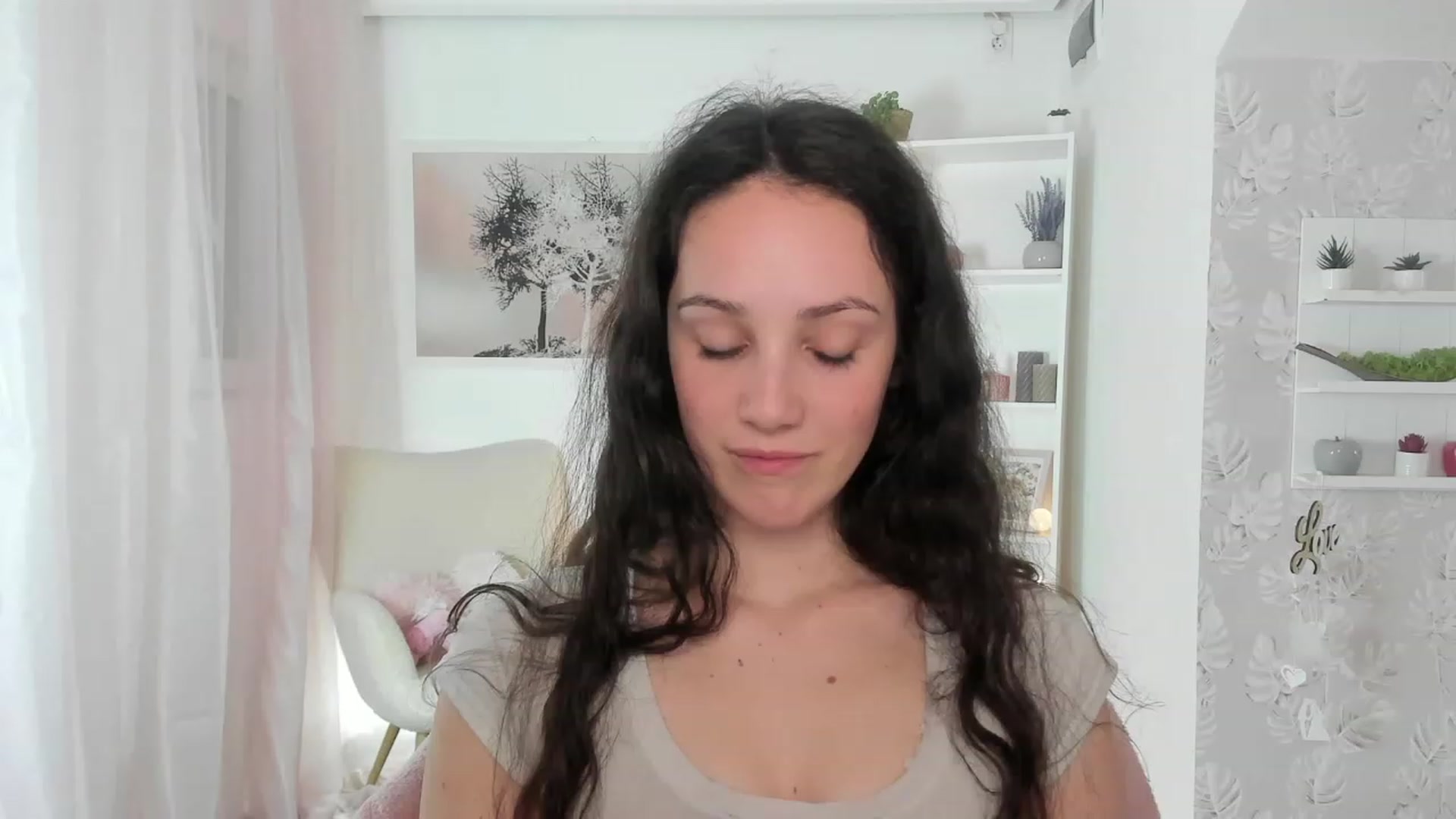 Gallery image thumbnail from Sophie_Rain18's myfreecams stream on, 04/26/2023, 17:49 image 7 of 20