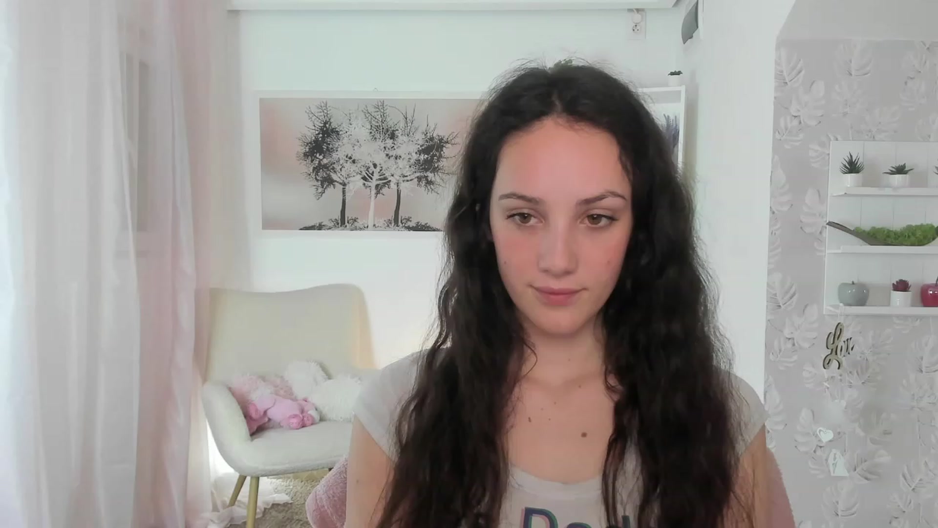 Gallery image thumbnail from Sophie_Rain18's myfreecams stream on, 04/26/2023, 18:49 image 20 of 20