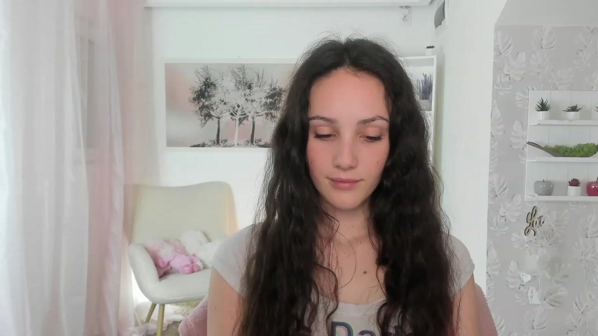 Gallery image thumbnail from Sophie_Rain18's myfreecams stream on, 04/26/2023, 18:49 image 12 of 20