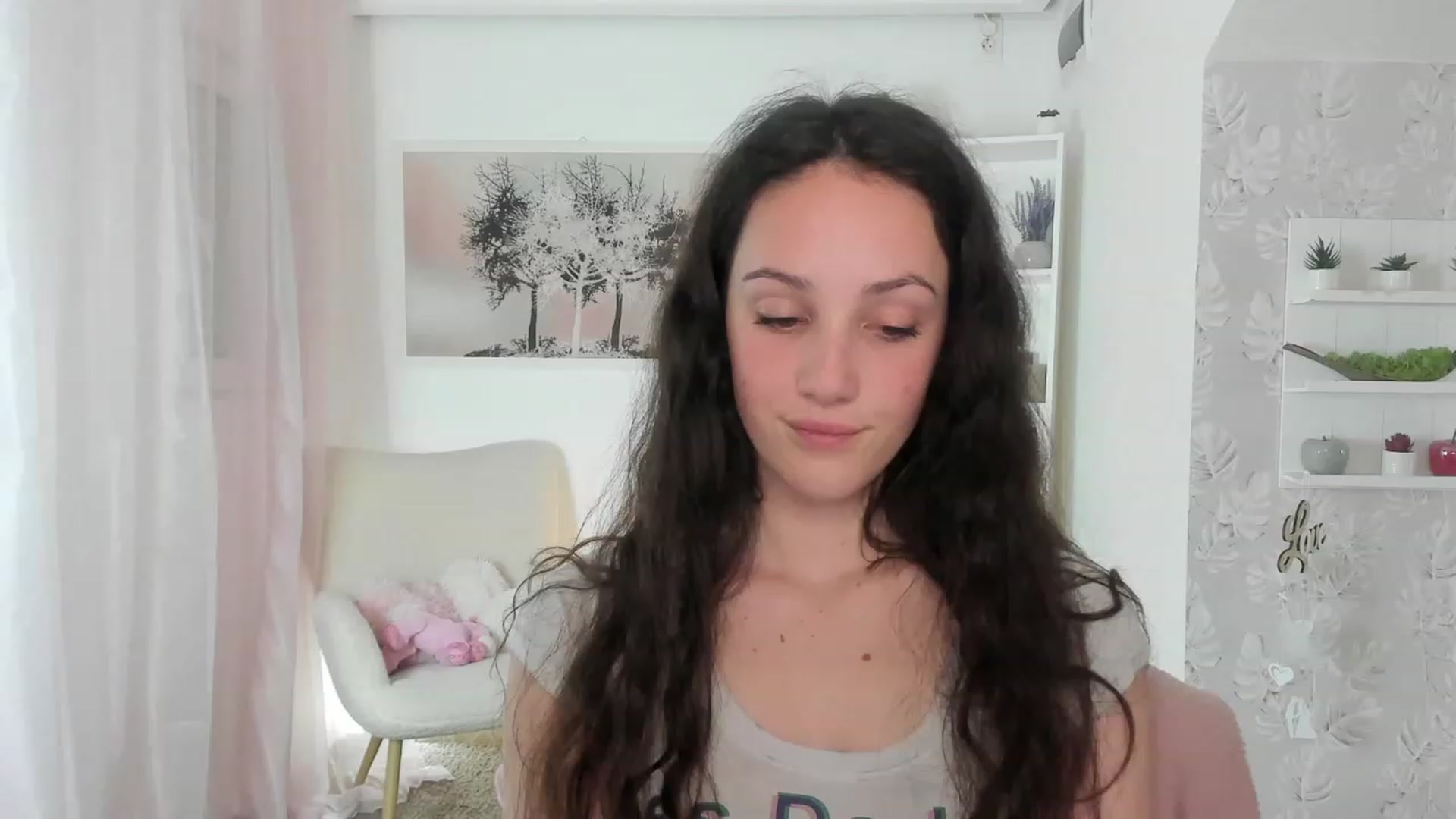 Gallery image thumbnail from Sophie_Rain18's myfreecams stream on, 04/26/2023, 18:49 image 8 of 20