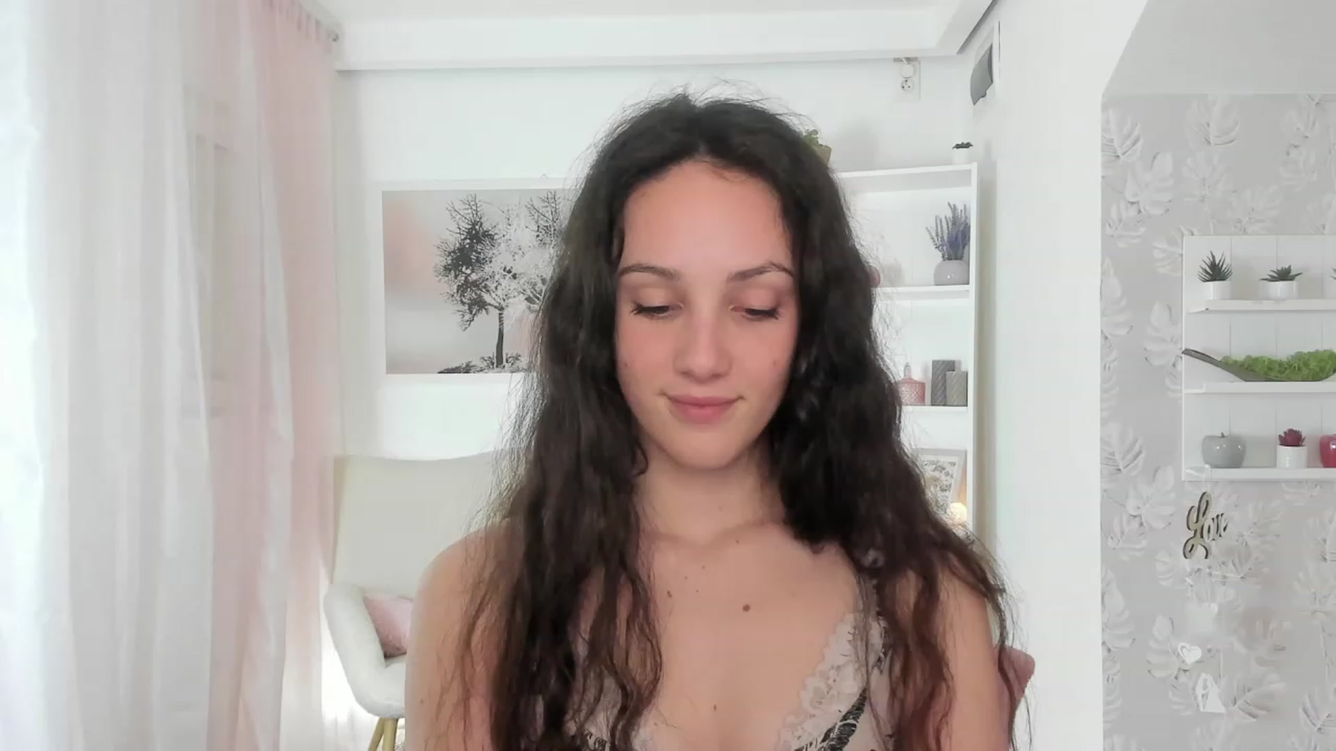Gallery image thumbnail from Sophie_Rain18's myfreecams stream on, 04/27/2023, 17:42 image 17 of 20